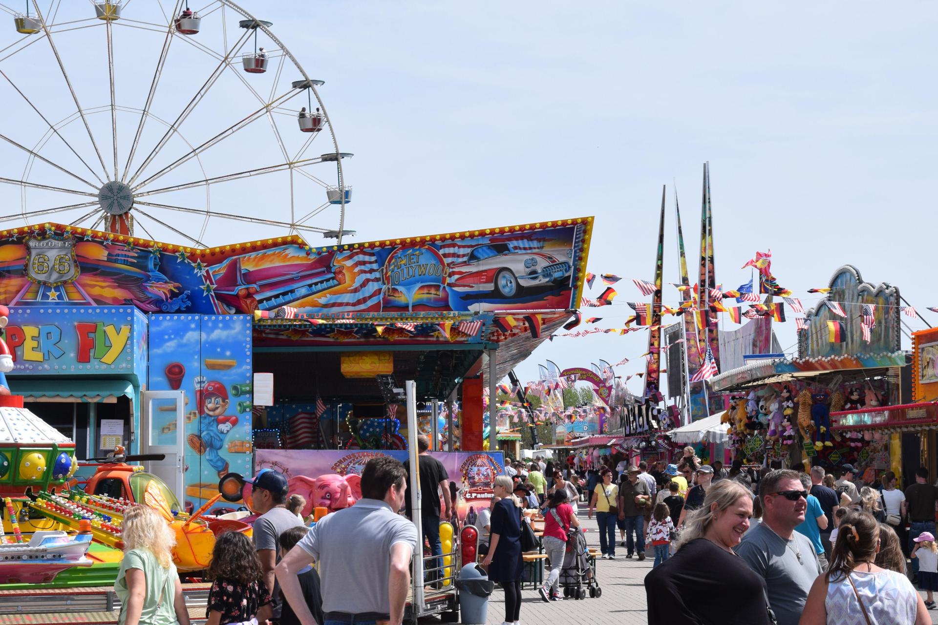 Das deutsch-amerikanische Freundschaftsfest in Hohenfels lockt jedes Jahr im Frühjahr Tausende Besucher an. Diesmal müssen die sich etwas gedulden, der Termin ist verschoben worden.  (Archivbild: bö)