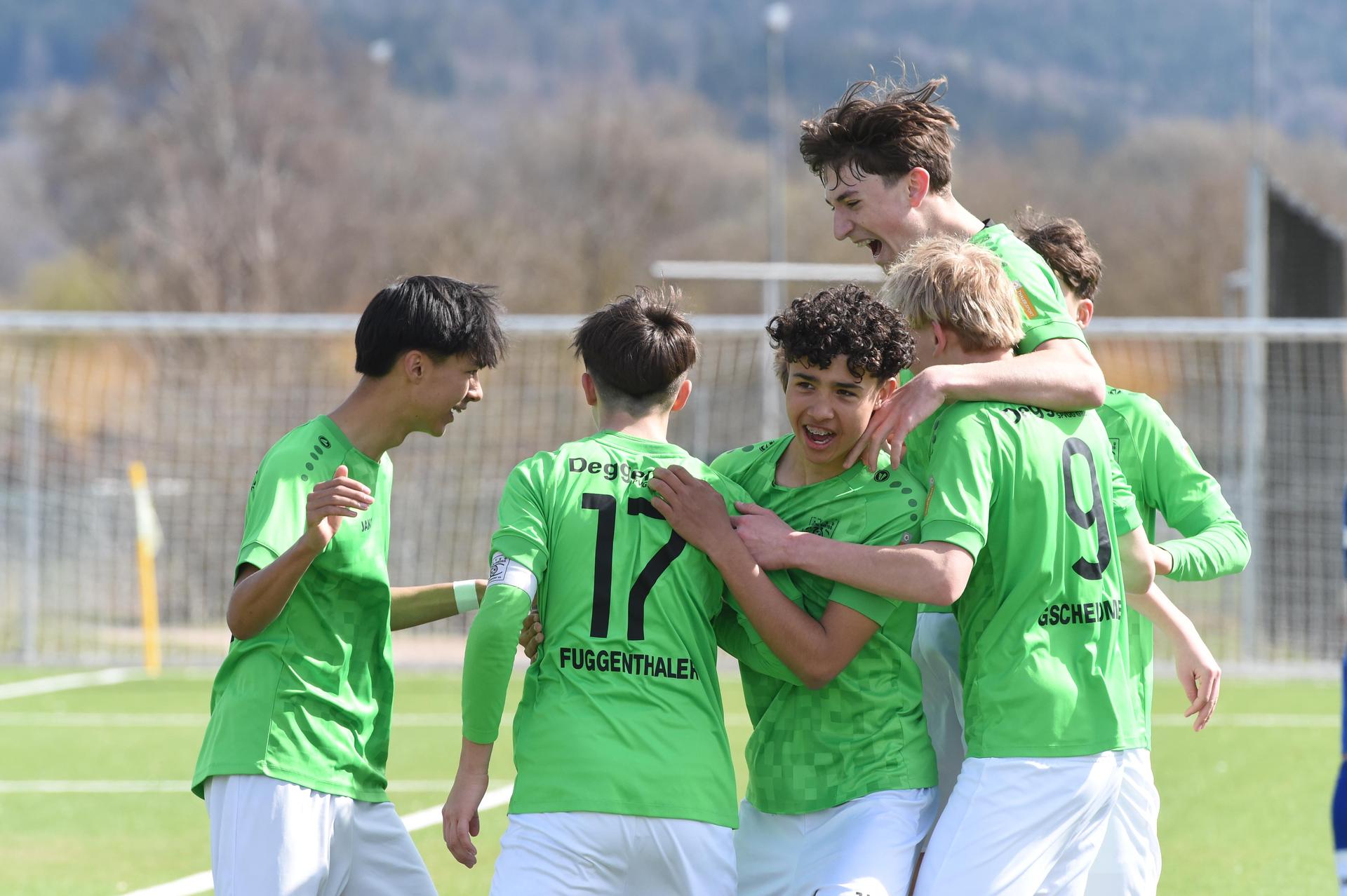 Bildergalerie der C-Junioren der SpVgg SV Weiden in der Bayernliga-Aufstiegsrunde. Die Weidener verloren die Partie mit 0:3 gegen Deggendorf.  (Bild: Gerhard Büttner)