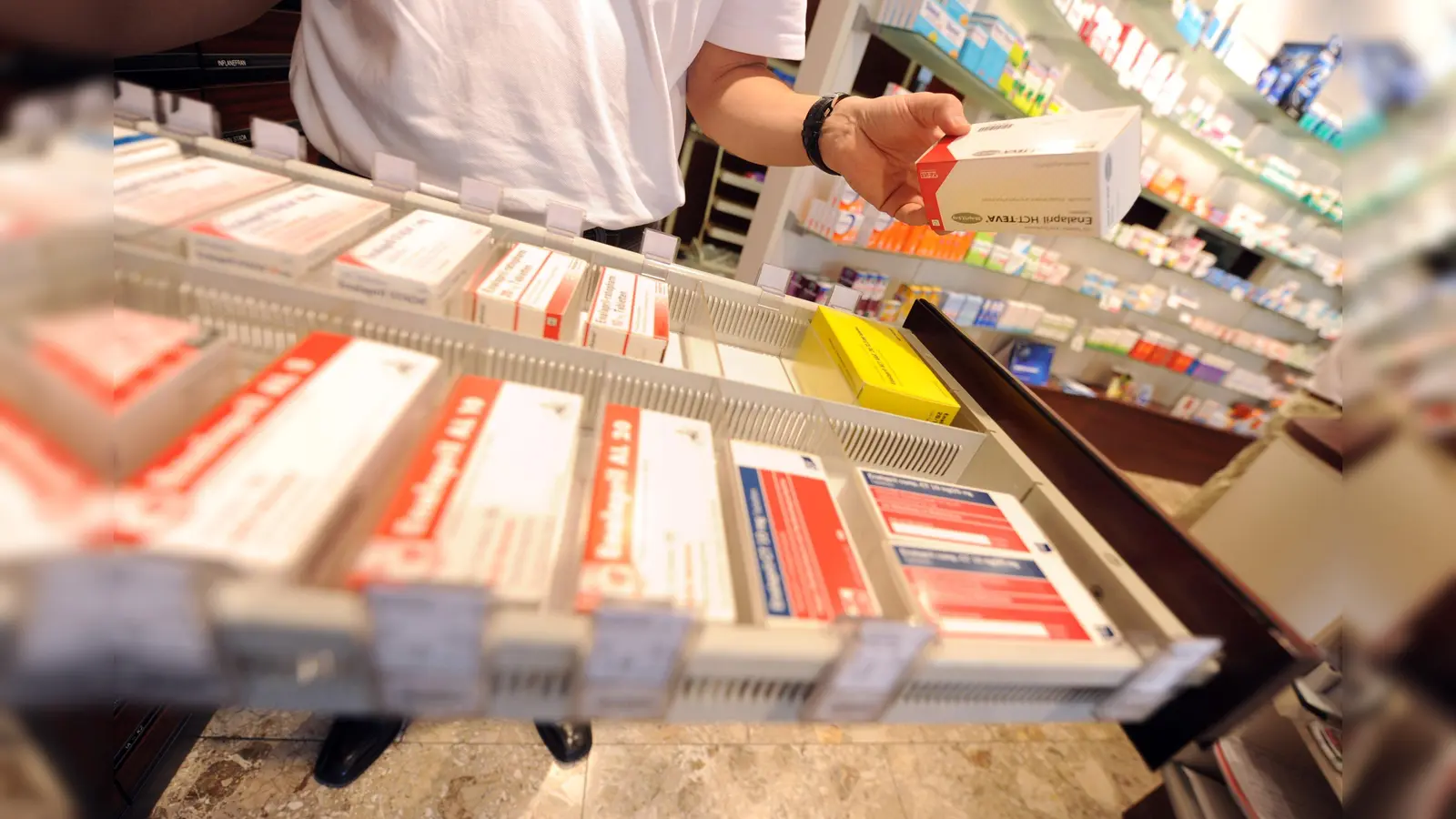 Aus der Notaufnahme des Klinikums Amberg verschwanden mehrere Medikamente. Die Polizei traf wenig später einen 18-Jährigen an.<br> (Symbolbild: Uli Deck)