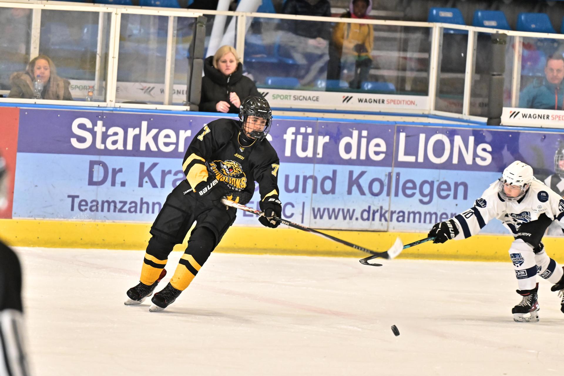 Eishockey Landesliga-Meisterschaft der U17 mit ERSC Amberg.  (Bild: Hubert Ziegler)