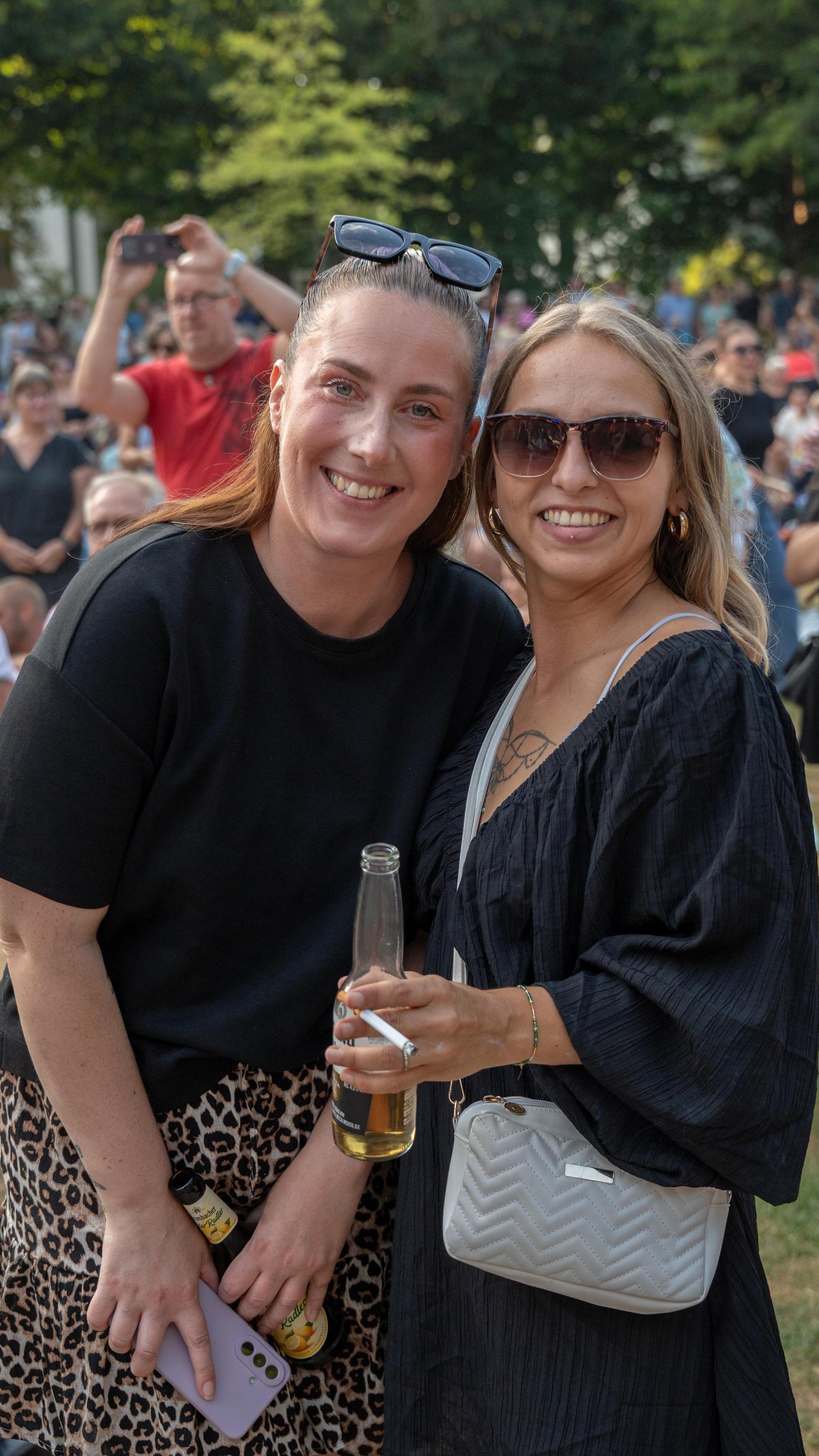 DJ Dollar Bill bei den Sommerserenaden im Max-Reger-Park in Weiden 2026. (Bild: Marina Gube)