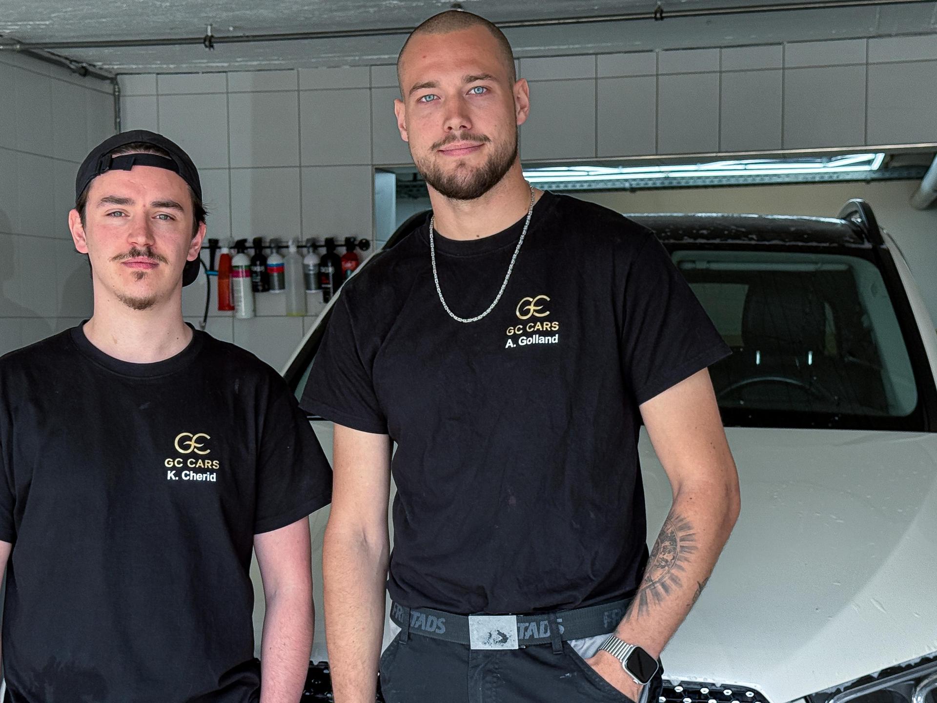 Artur Golland (rechts) und Karim Cherid (links) aus Amberg, haben die GC-Cars GbR gegründet. (Bild: Stephan Huber)
