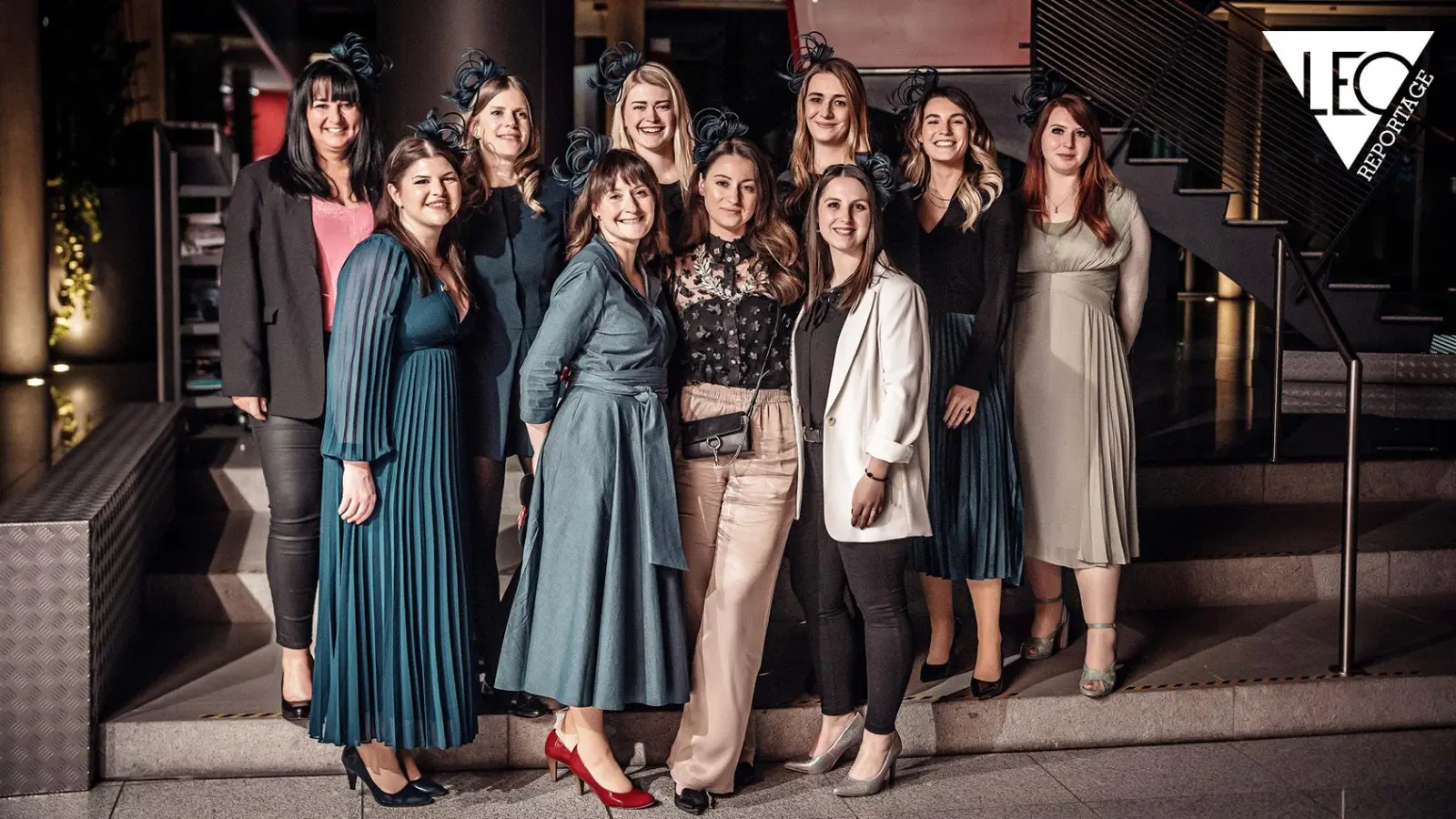 13 Frauen engagieren sich beim Ladies' Circle Amberg und haben eine gemeinsame Mission: Spenden für den guten Zweck sammeln.  (Bild: Michael Golinsk)