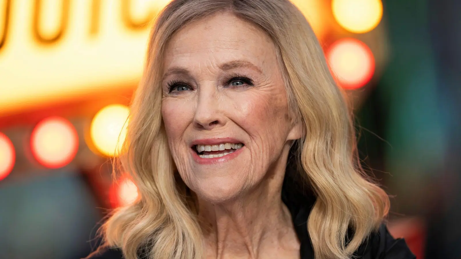 Catherine O'Hara hat für ihre Rollen mehrere Preise gewonnen. (Archivbild)  (Bild: Scott A Garfitt/Invision/AP/dpa)
