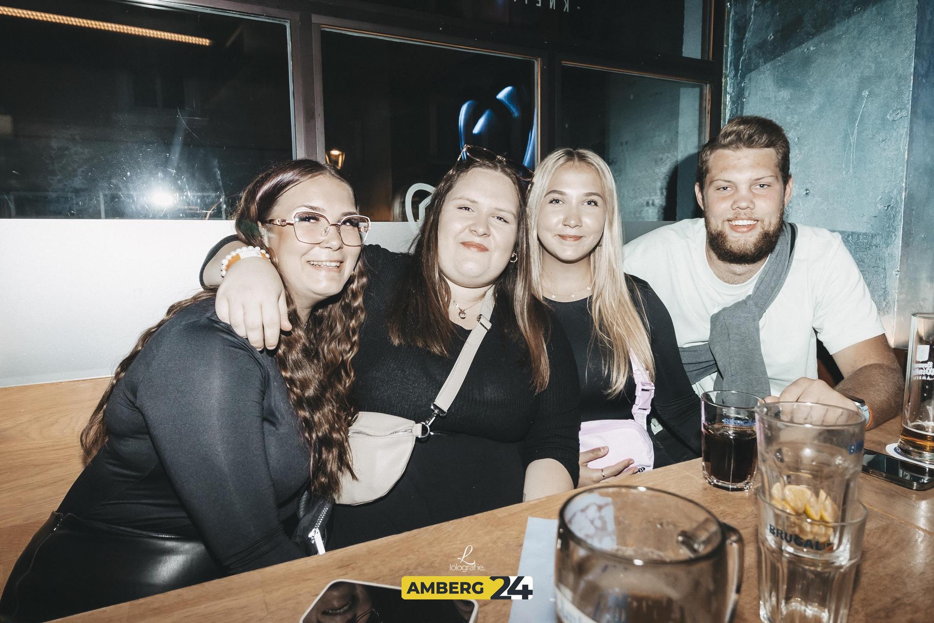Die Party in der Walküre. (Bild: Lolografie)