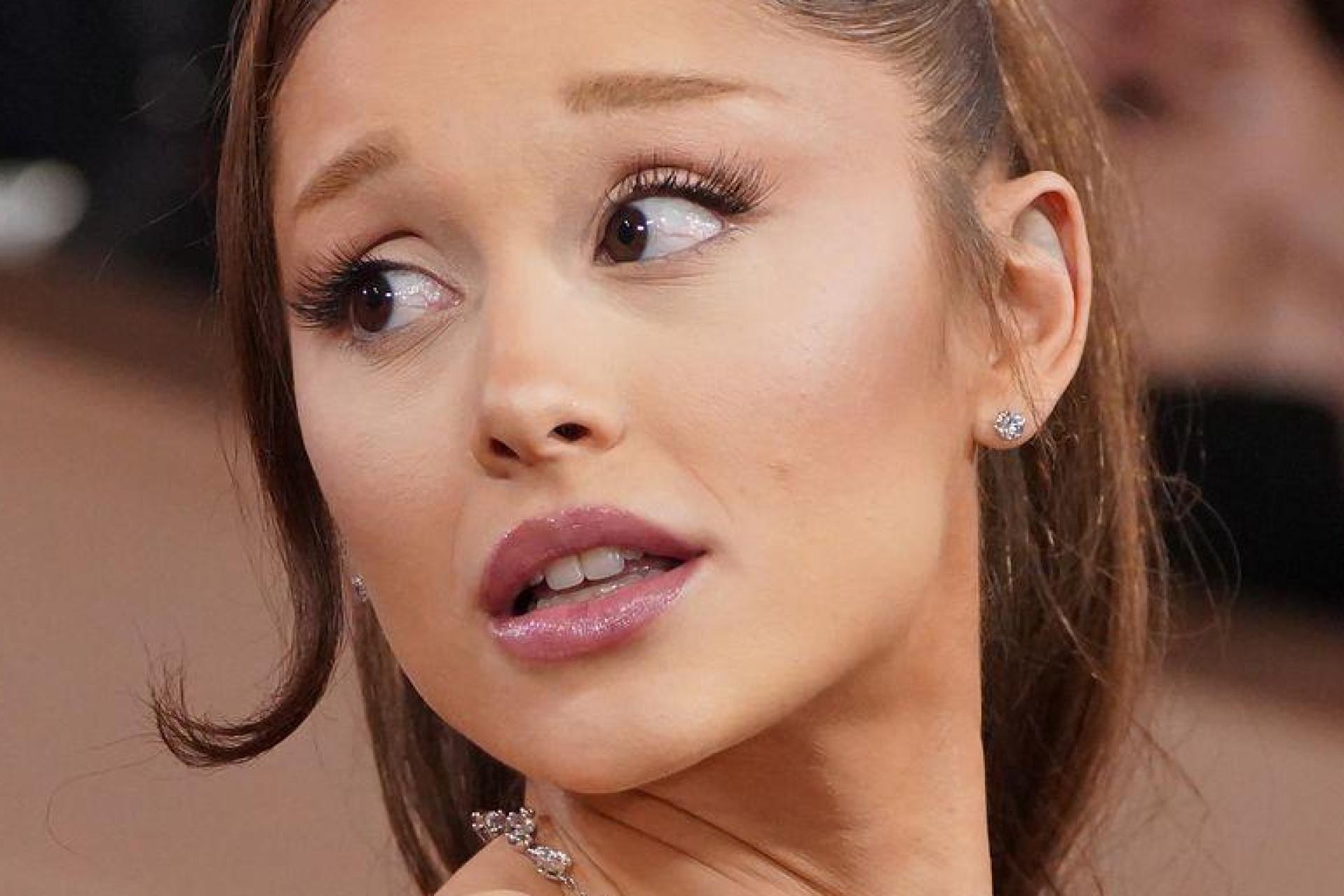 Ariana Grande spielt bis Anfang September mehrere Konzerte in Chicago und London. (Archivbild)  (Bild: Jordan Strauss/Invision/dpa)