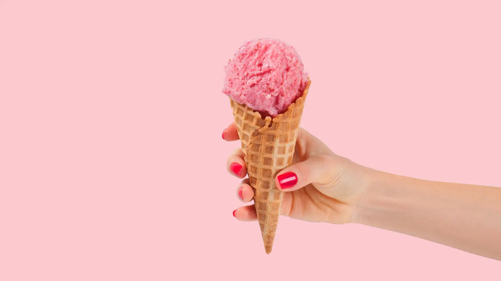 Egal ob Vanille, Schoko oder Erdbeere: Eis schmeckt einfach immer (Bild: Adobe Stock/Dmytro Flisak)
