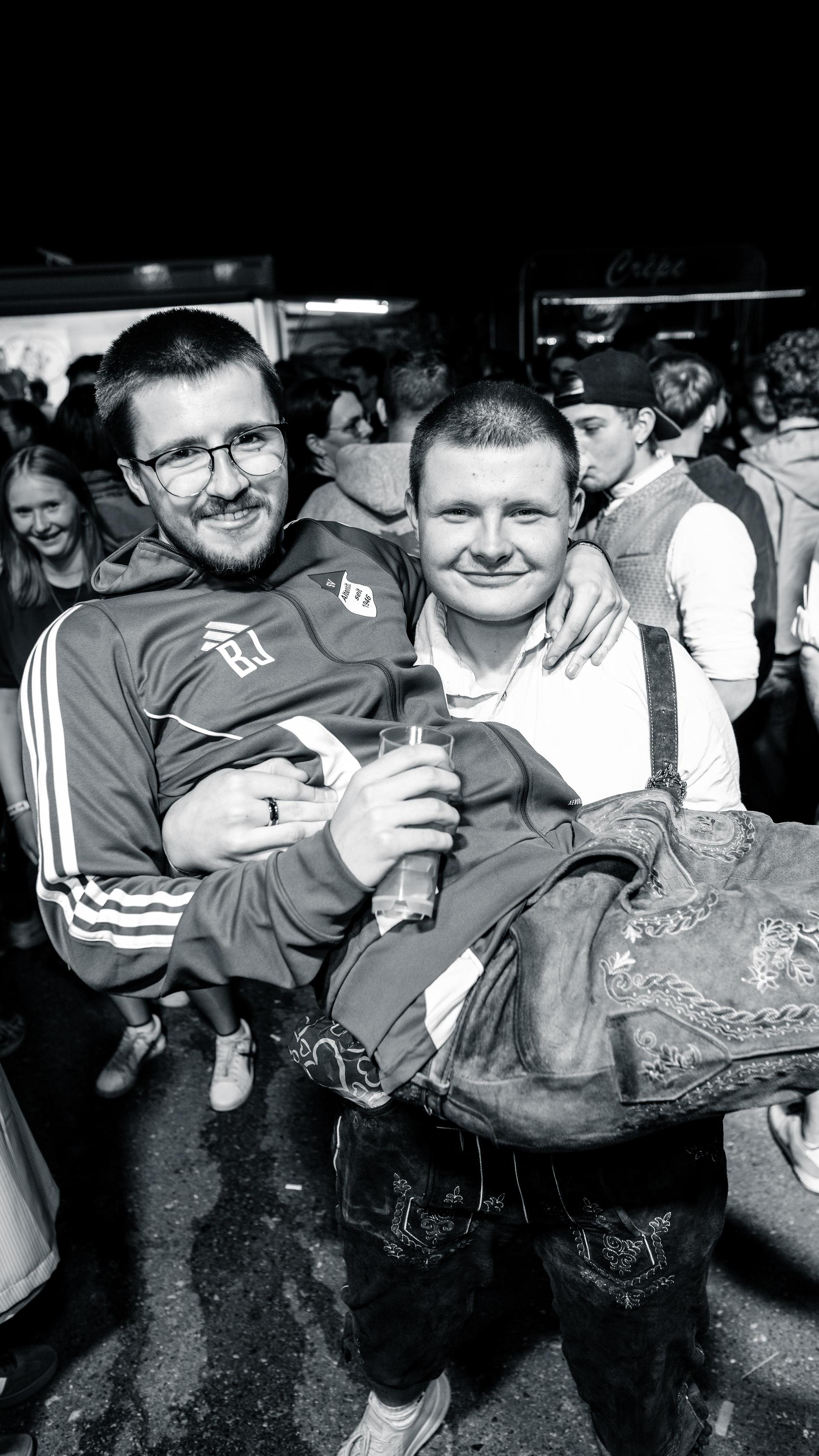 Bei der „Sommerwiesn” der KLJB Waldthurn ging es hoch her. (Bild: Hannes Stock)