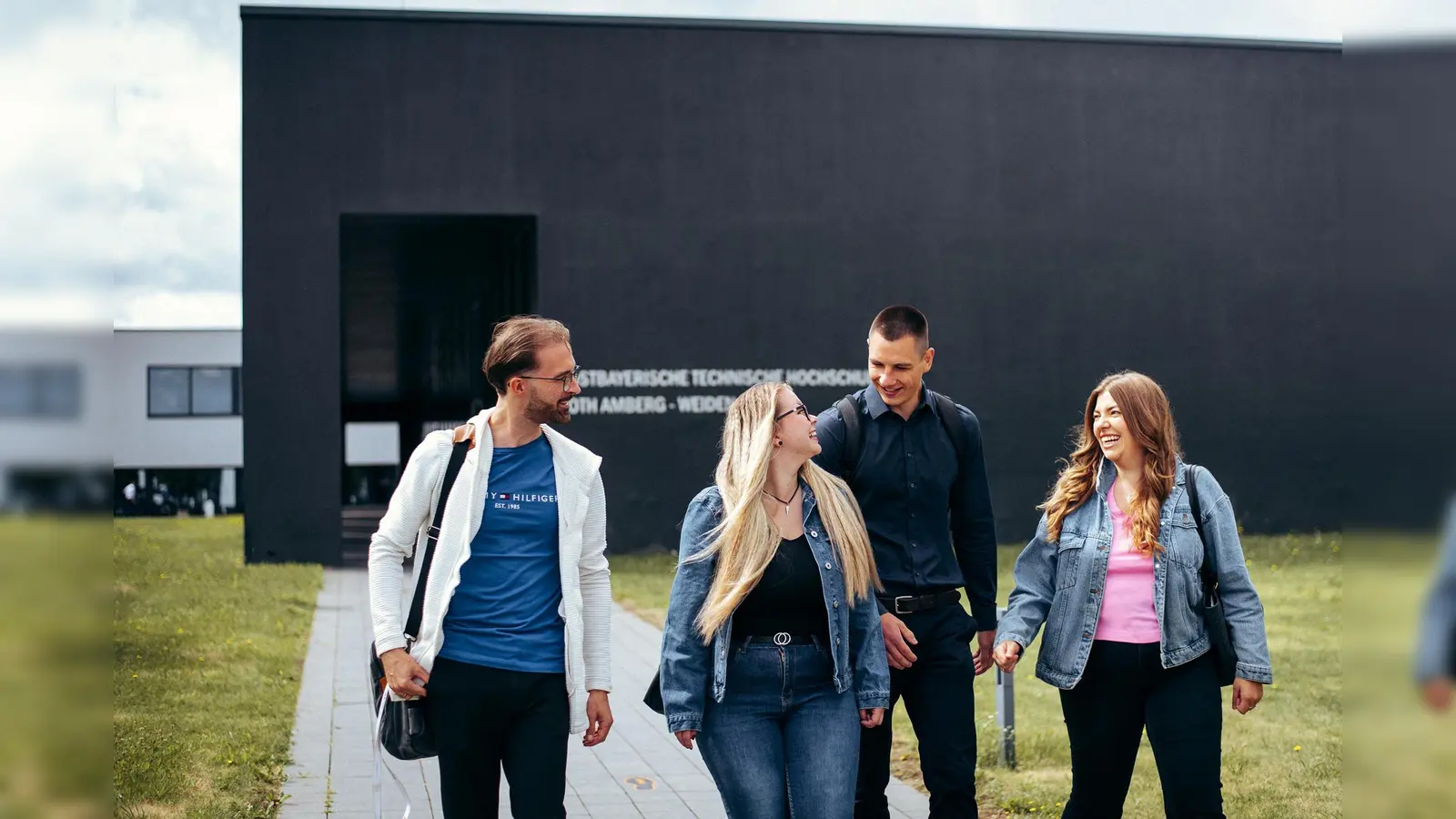 Jetzt bewerben und im Wintersemester 2026/27 ein Studium beginnen.<br> (Bild: Selting/OTH Amberg-Weiden)