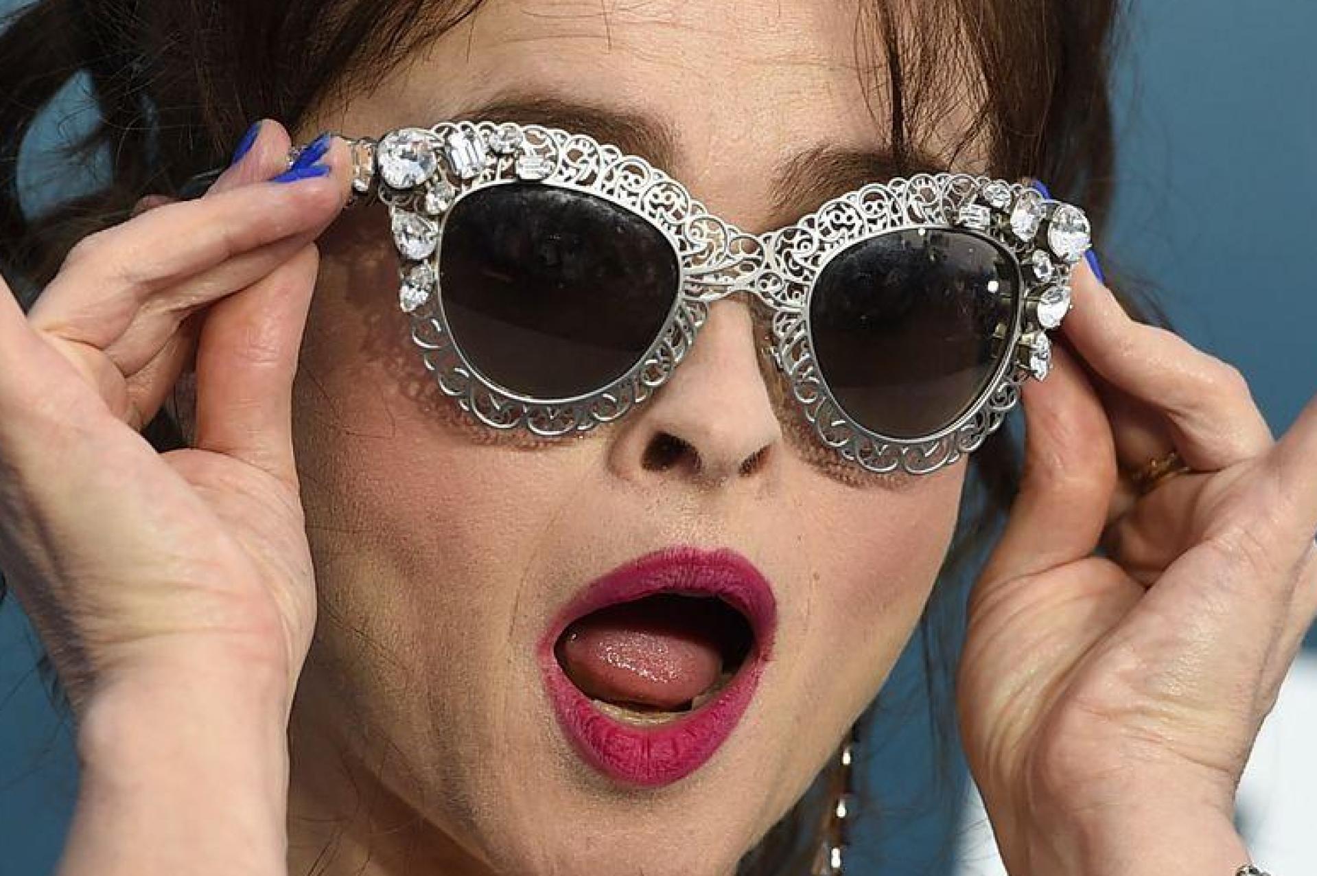 Die Britin Helena Bonham Carter ist nach Angaben der Serienmacher in der vierten Staffel von „The White Lotus“ dabei. (Archivbild) (Bild: Jordan Strauss/Invision/AP/dpa)