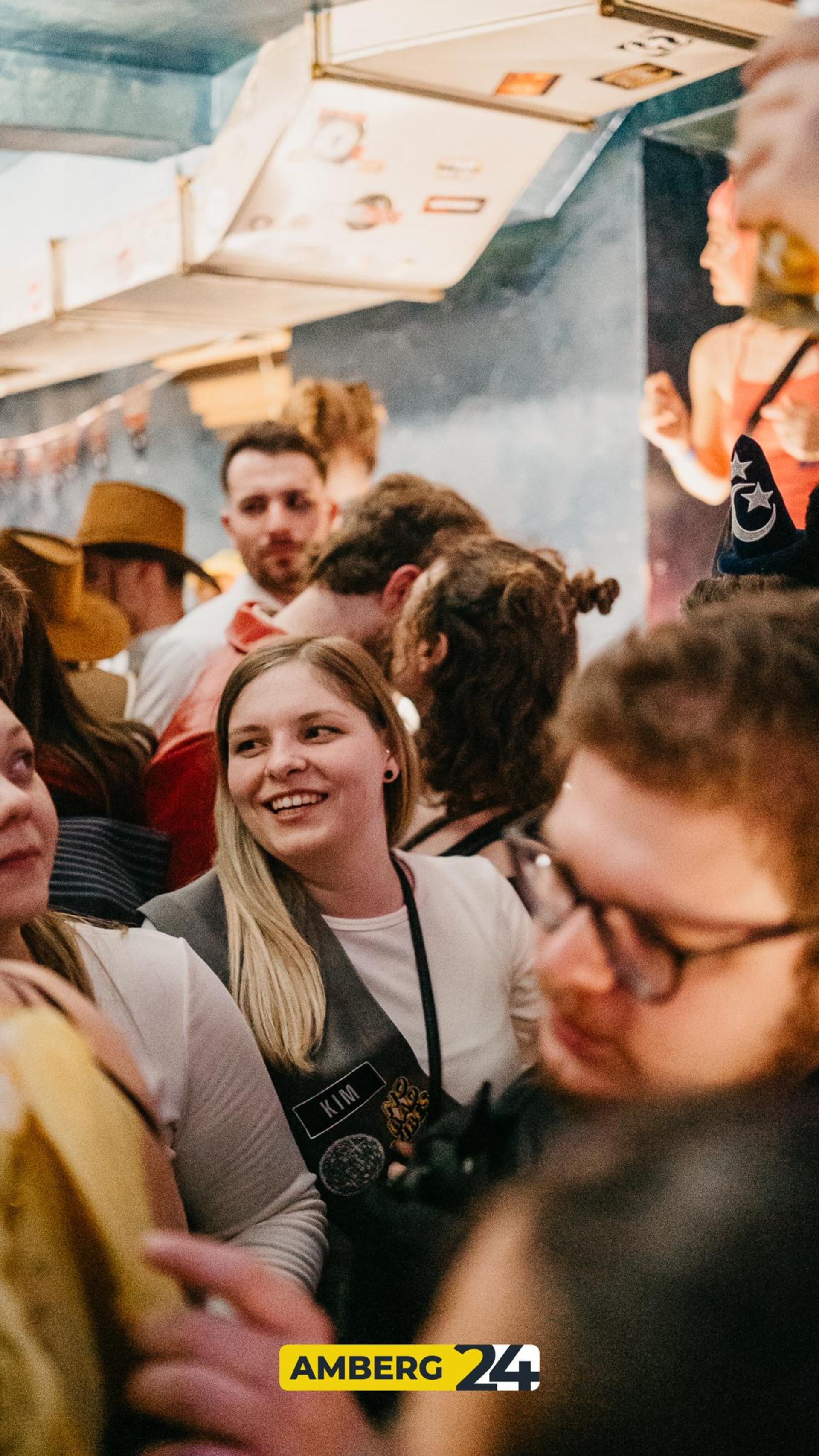 Auch im Blauen Haus waren am Donnerstag die Hexen los.  (Bild: Mario Donhauser)