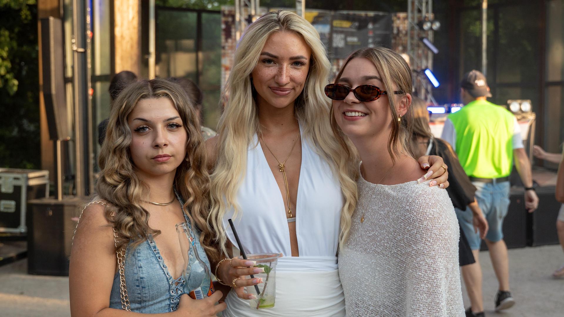 DJ Dollar Bill bei den Sommerserenaden im Max-Reger-Park in Weiden 2026. (Bild: Marina Gube)