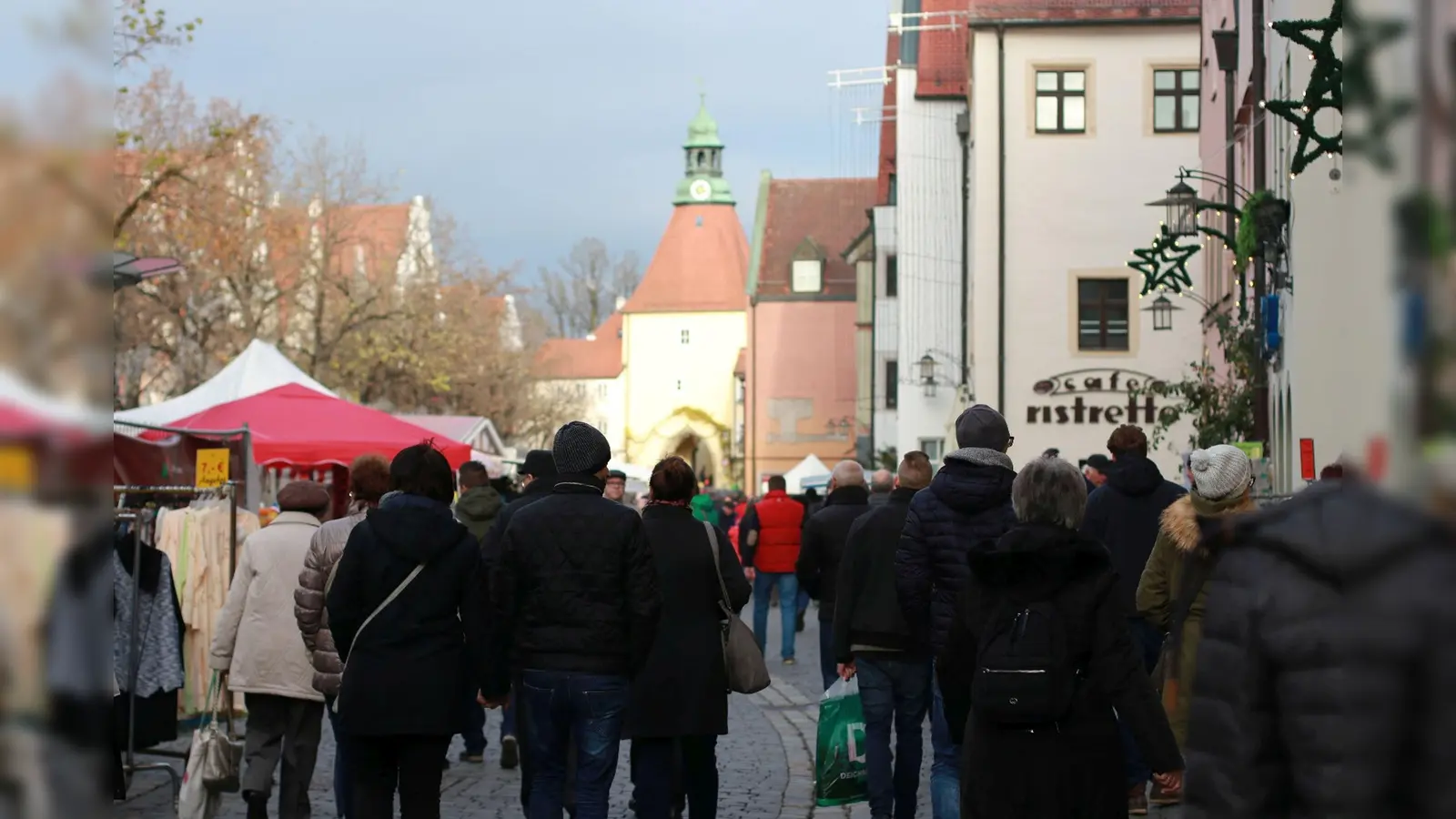 Auch im Jahr 2026 kann an einigen Sonntagen in Weiden gebummelt werden. (Archivbild: Stadtmarketing Weiden e.V)