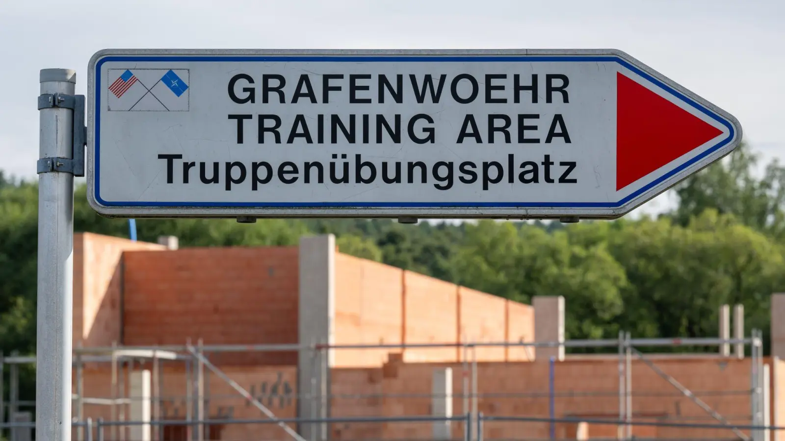 Einmal mehr bringt Us-Präsident Donald Trump einen Abzug von US-Soldaten aus Deutschland ins Spiel. (Archivbild) (Bild: Armin Weigel/dpa)