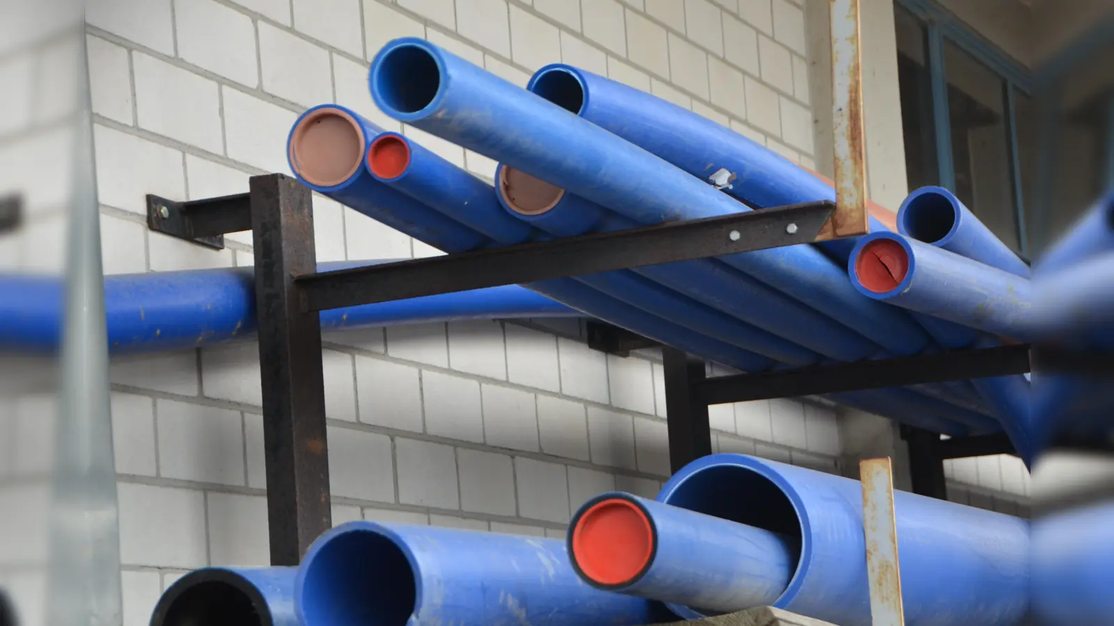 Die Amberger Stadtwerke stellen das Wasser in Unter-Ammersricht ab. (Symbolbild: dob)