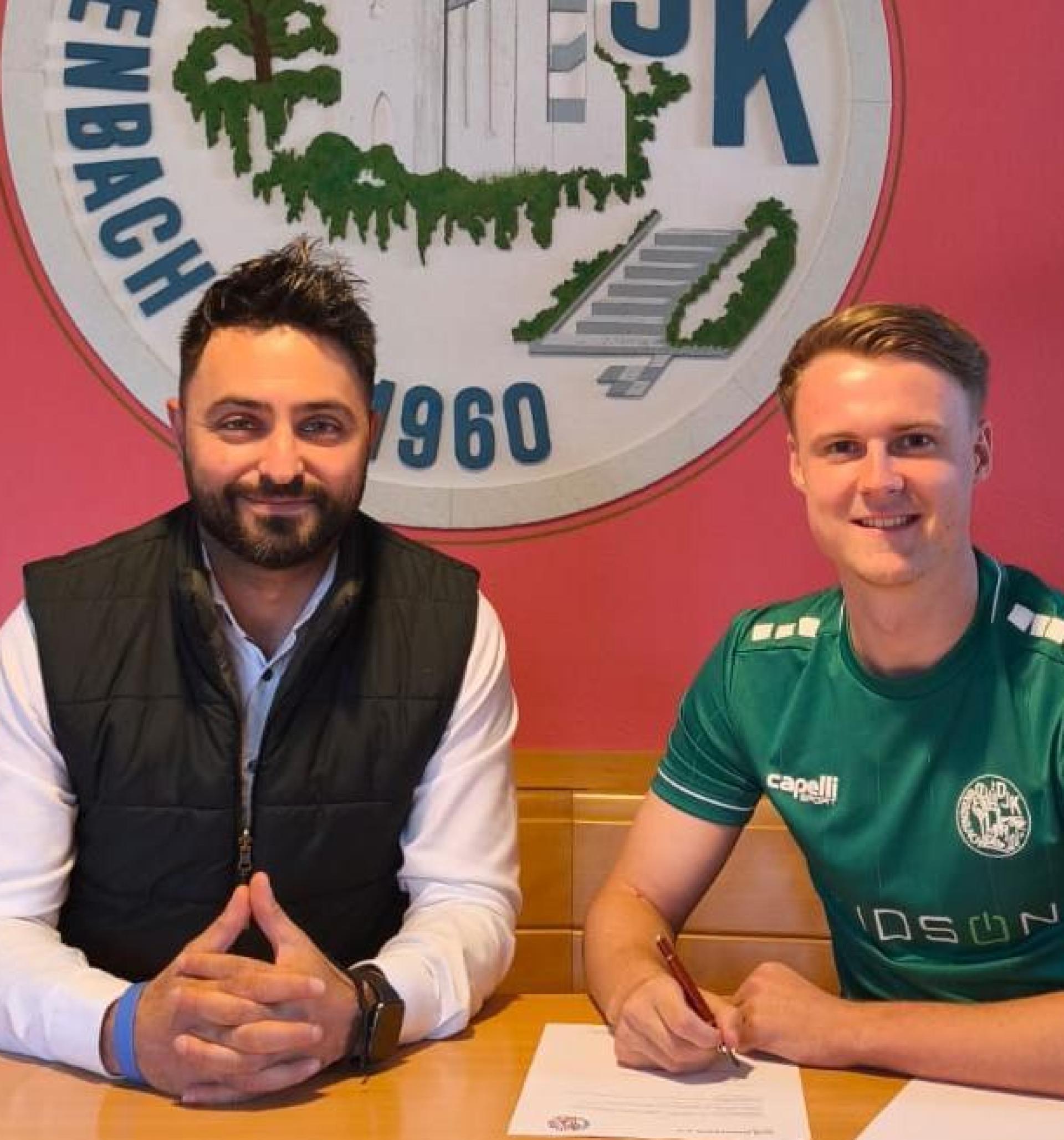 Fabio Pirner (rechts) läuft künftig wieder für die DJK Gebenbach auf.  (Bild: DJK Gebenbach)