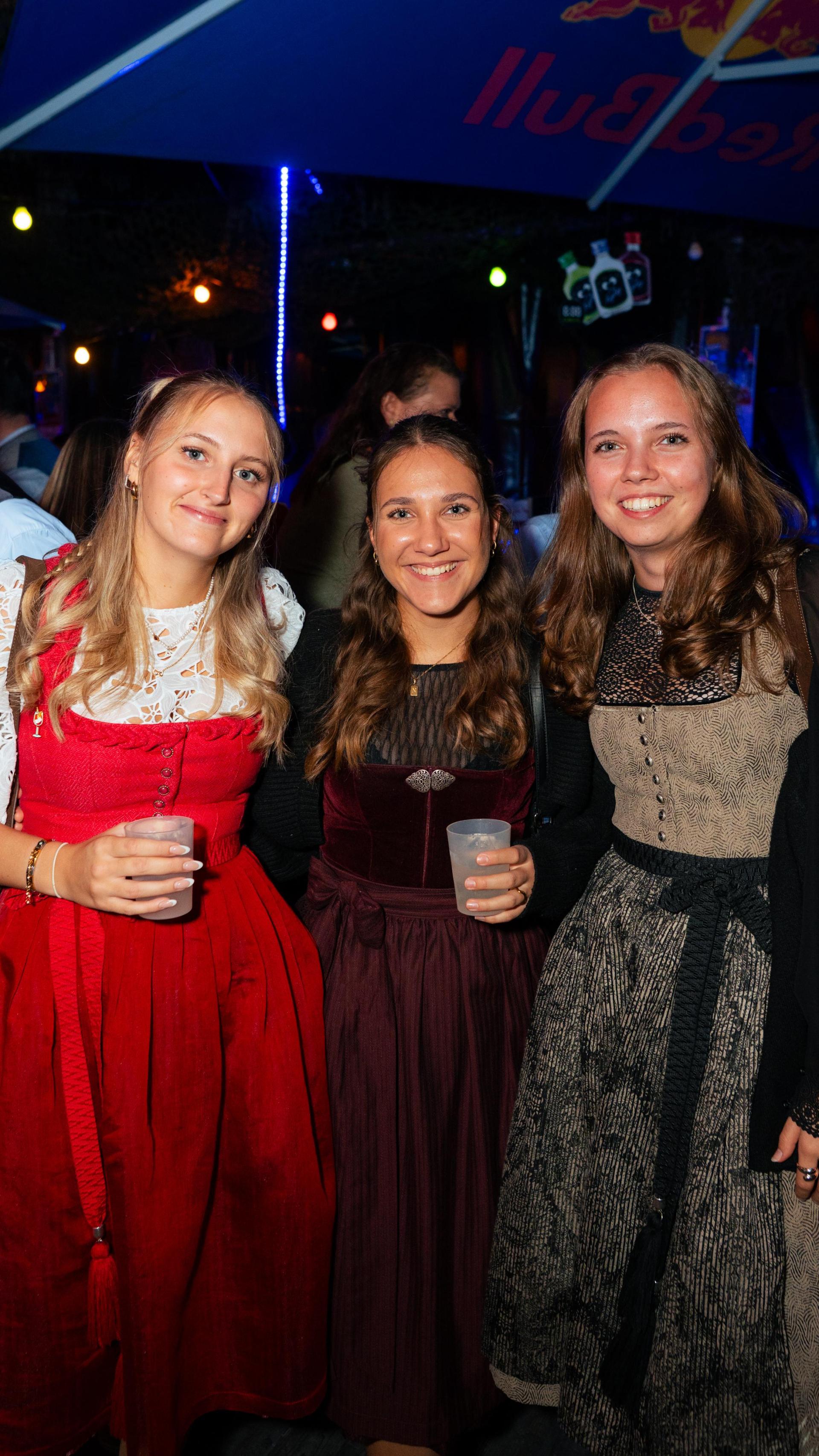 Sonntagabend auf der Pfreimder Kirwa. (Bild: Hannes Stock)