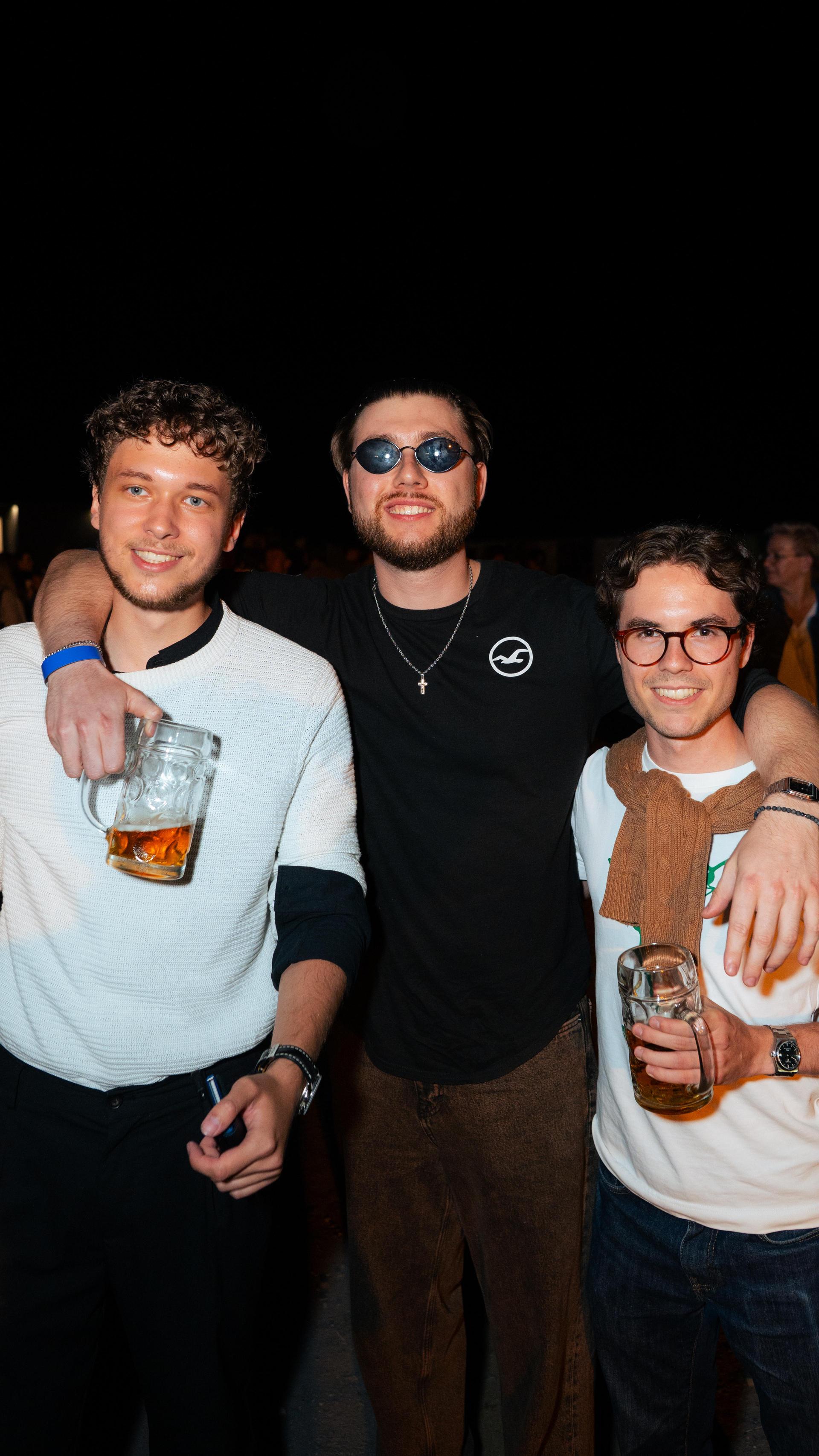 Gute Stimmung, volles Zelt und super Momentaufnahmen. (Bild: Hannes Stock)