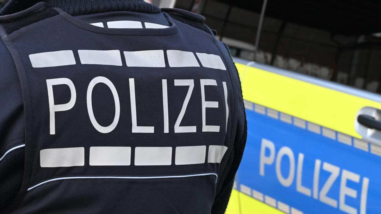 Die Polizei sucht nun nach den Verursachern. (Symbolbild) (Bild: Bernd Weißbrod/dpa)