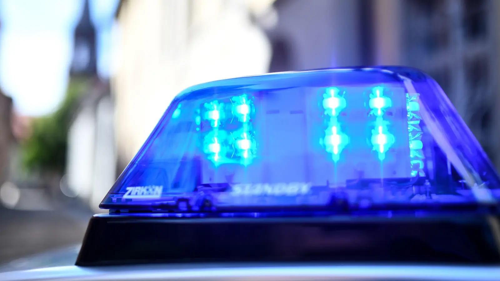In Leipzig ist ein Auto in mehrere Menschen gefahren. (Bild: Patrick Seeger/dpa)