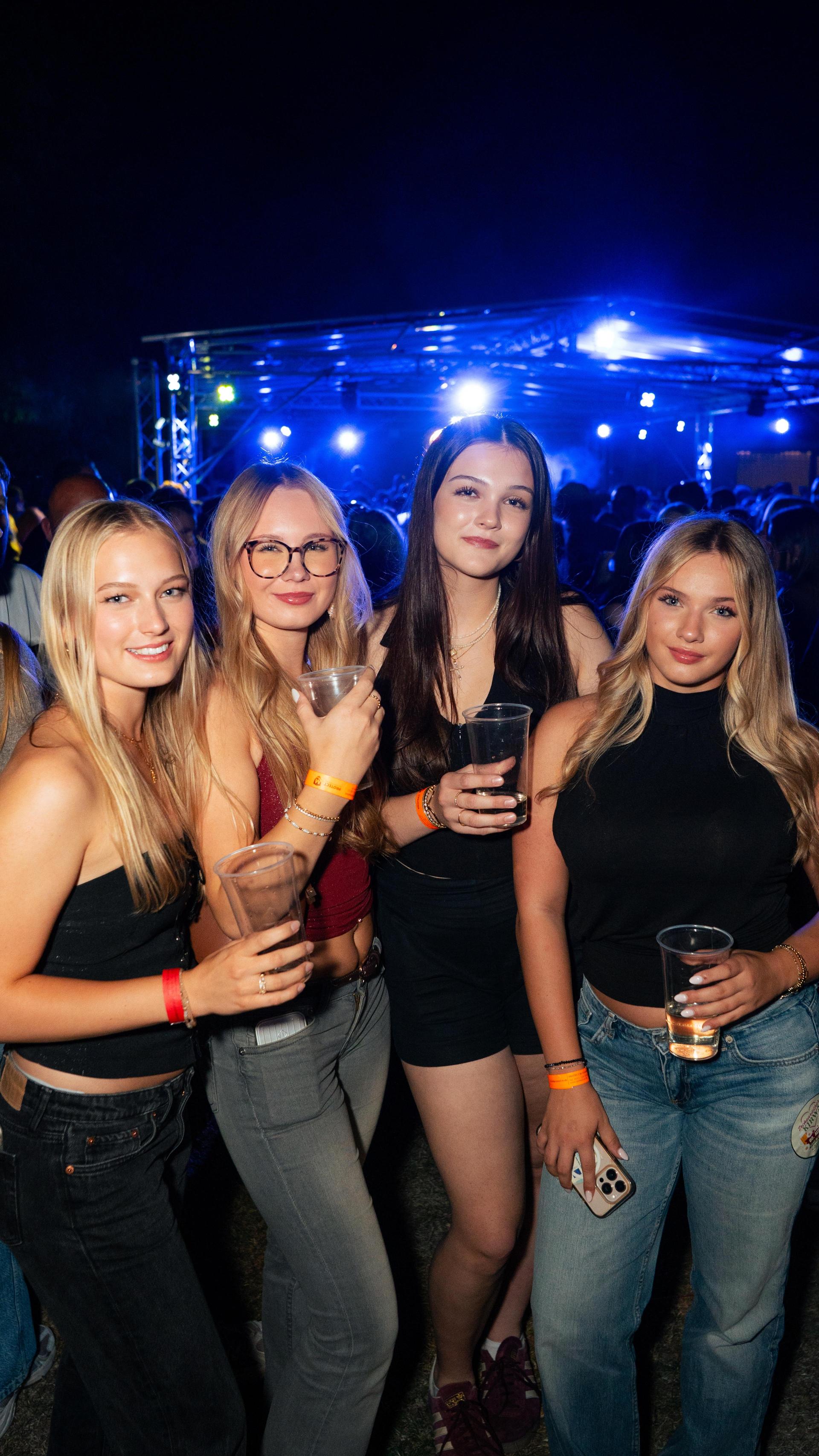 Bilder der Beach Party. (Bild: Hannes Stock)