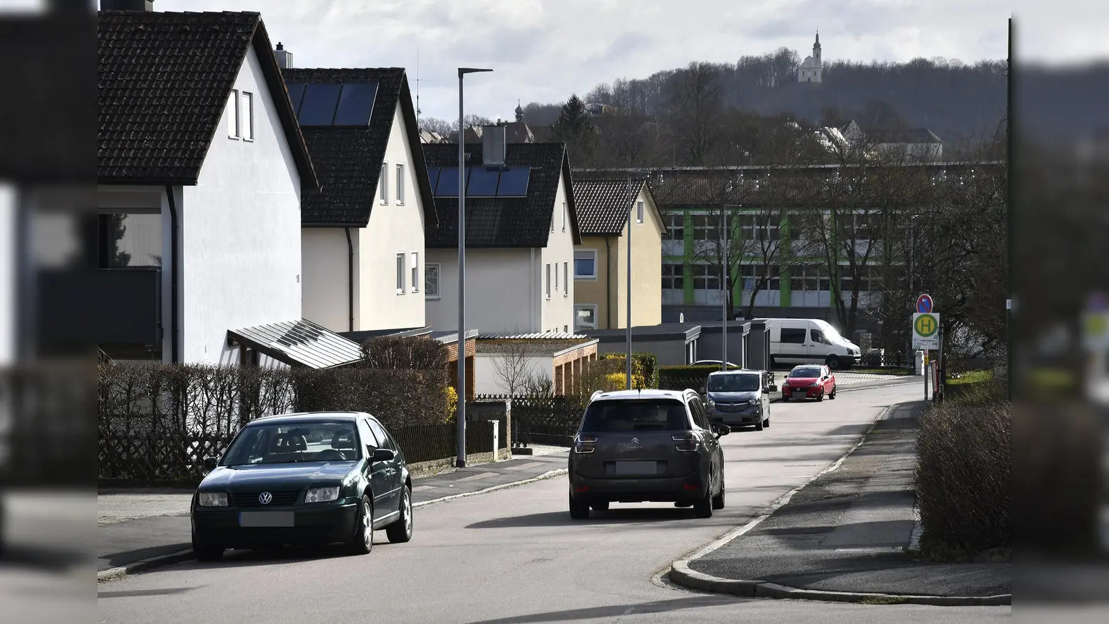 Die Wilhelm-Sträubig-Straße in Sulzbach-Rosenberg ist ab dem 30. März gesperrt – mehrere Bushaltestellen fallen weg. (Archivbild: Petra Hartl)
