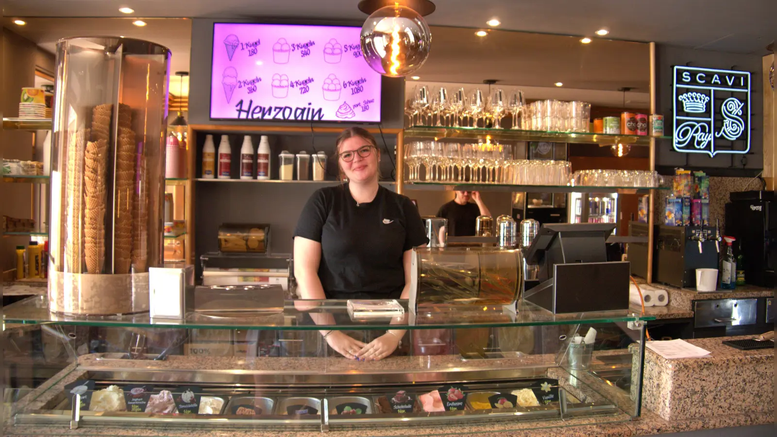 Viele Schüler und Studenten haben einen Minijob im Herzog und jetzt auch in der Herzogin. (Bild: Valerie Preiß)
