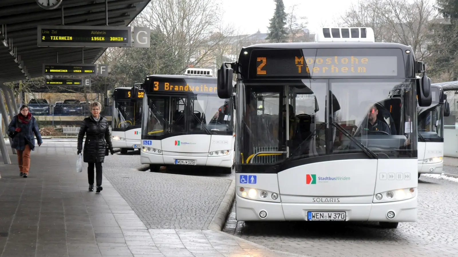 Ein Busfahrer ist in Weiden von einem Mann verbal und körperlich attackiert worden.  (Symbolbild: Stephan Huber)