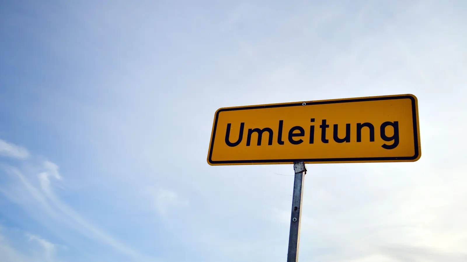 Die Erzhausstraße in Sulzbach-Rosenberg wird ab dem 16. April wegen Bauarbeiten voll gesperrt.  (Symbolbild: Marc Tirl)