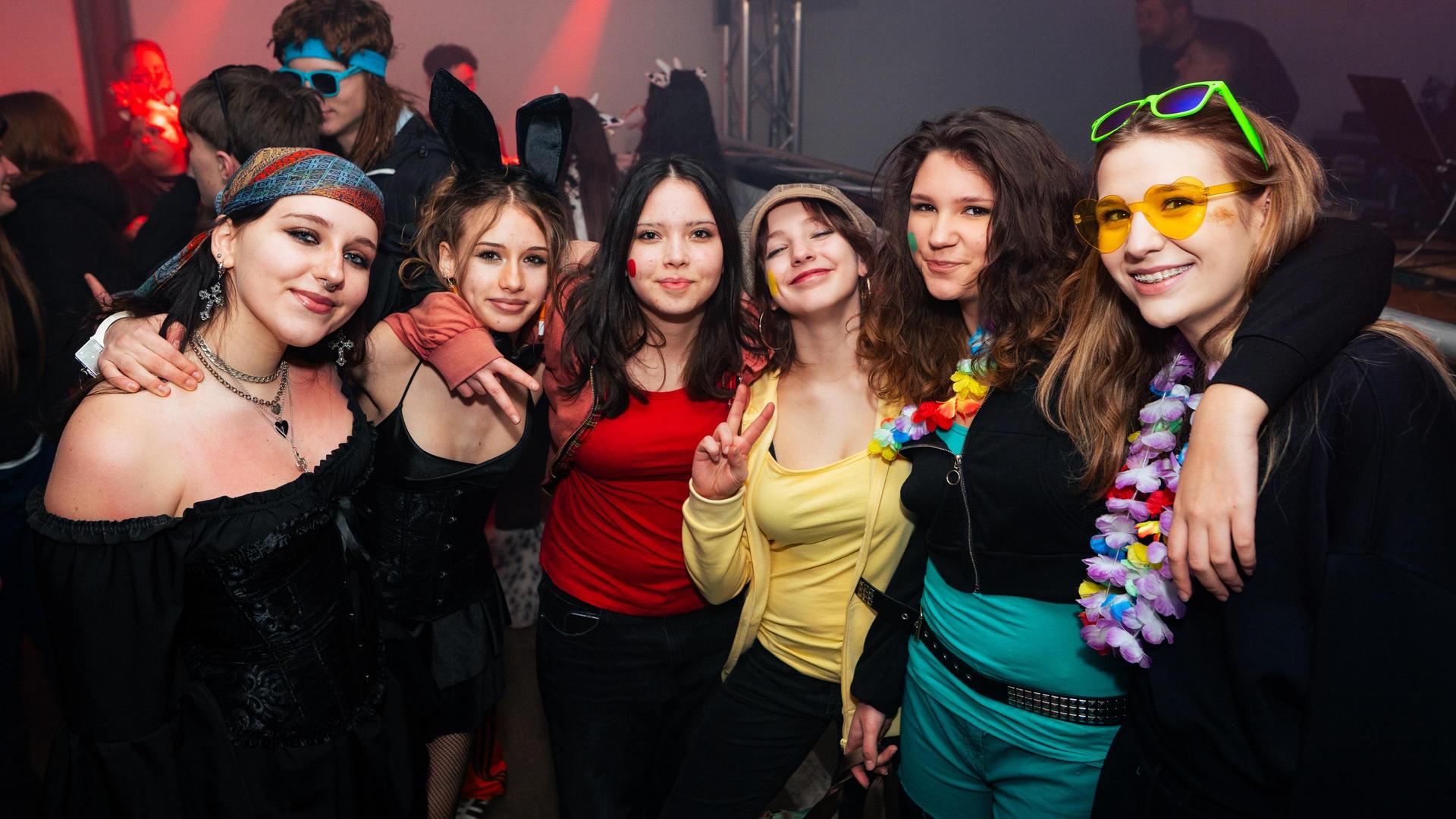 Erst Faschingszug, dann Afterparty in Neustadt. Wir haben die Bilder.  (Bild: Hannes Stock)