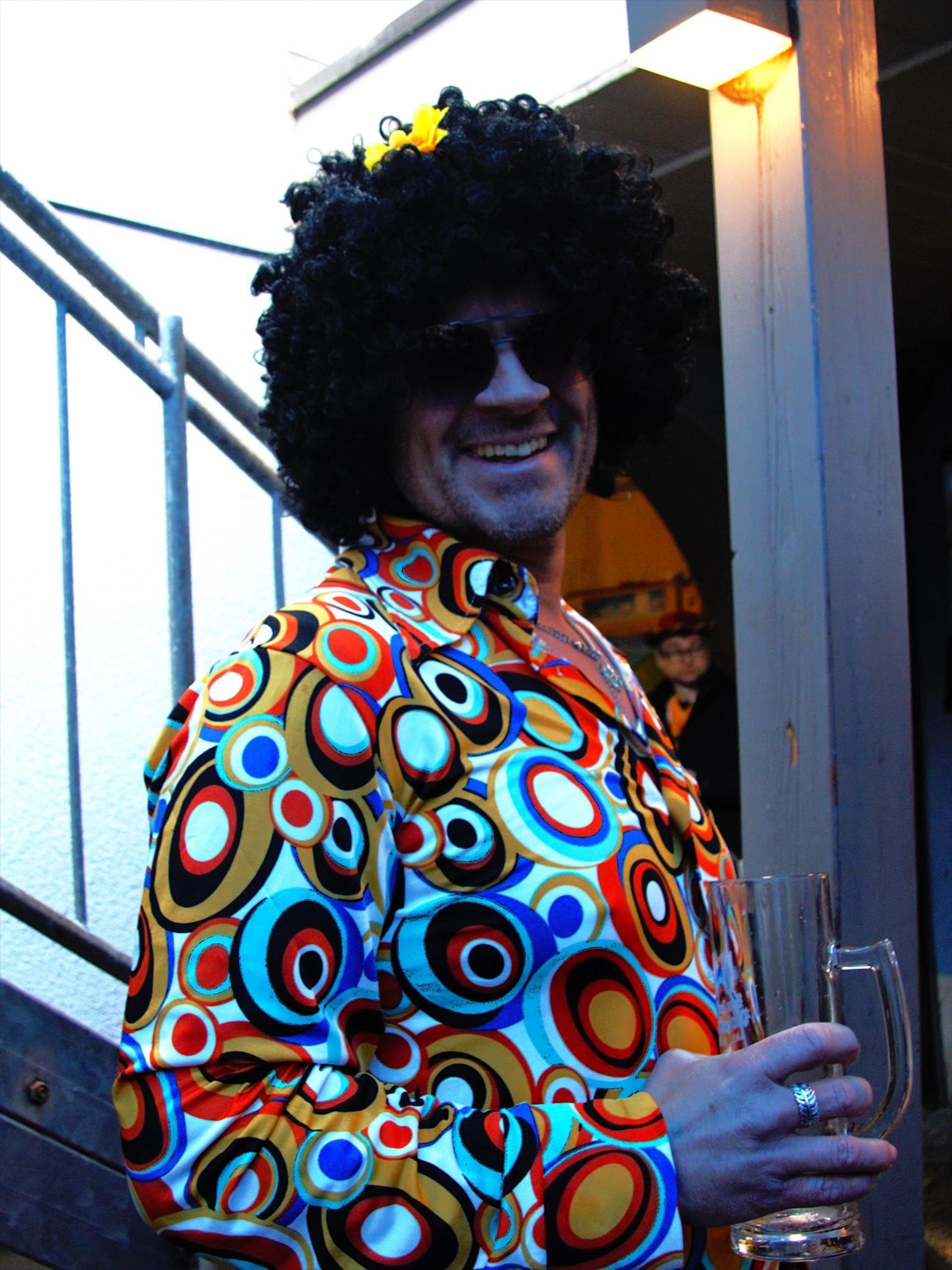 Das blaue Haus erfreute sich auch am Rosenmontag vieler vernarrter Besucher. (Bild: Marlin Nixdorf)