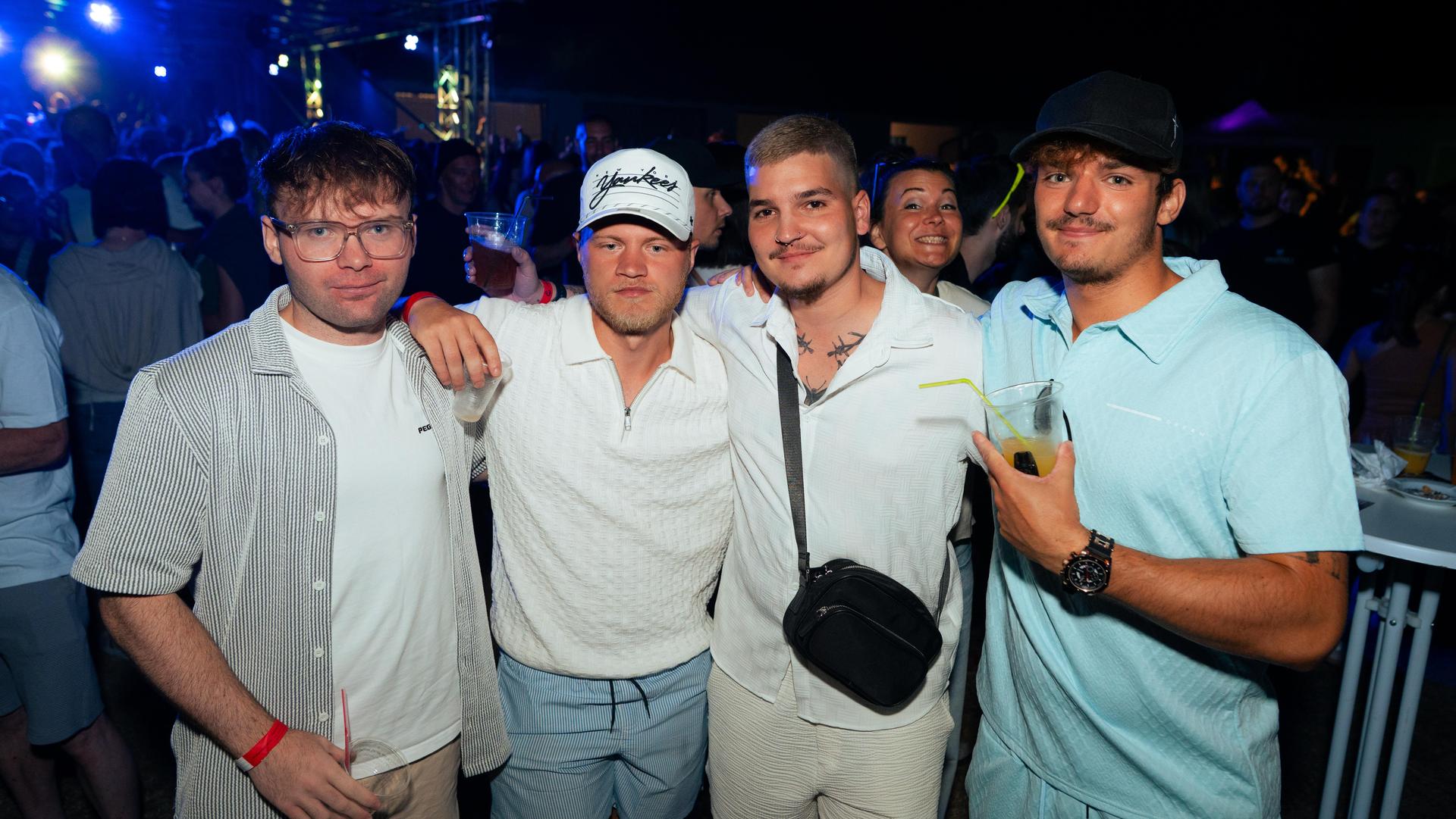 Bilder der Beach Party. (Bild: Hannes Stock)
