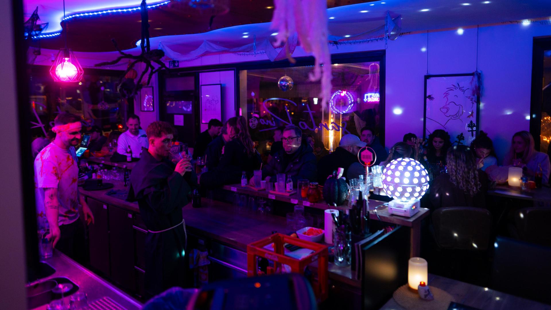 Exklusive Einblicke in die Halloween-Party in der Santorino-Bar. (Bild: Hannes Stock)
