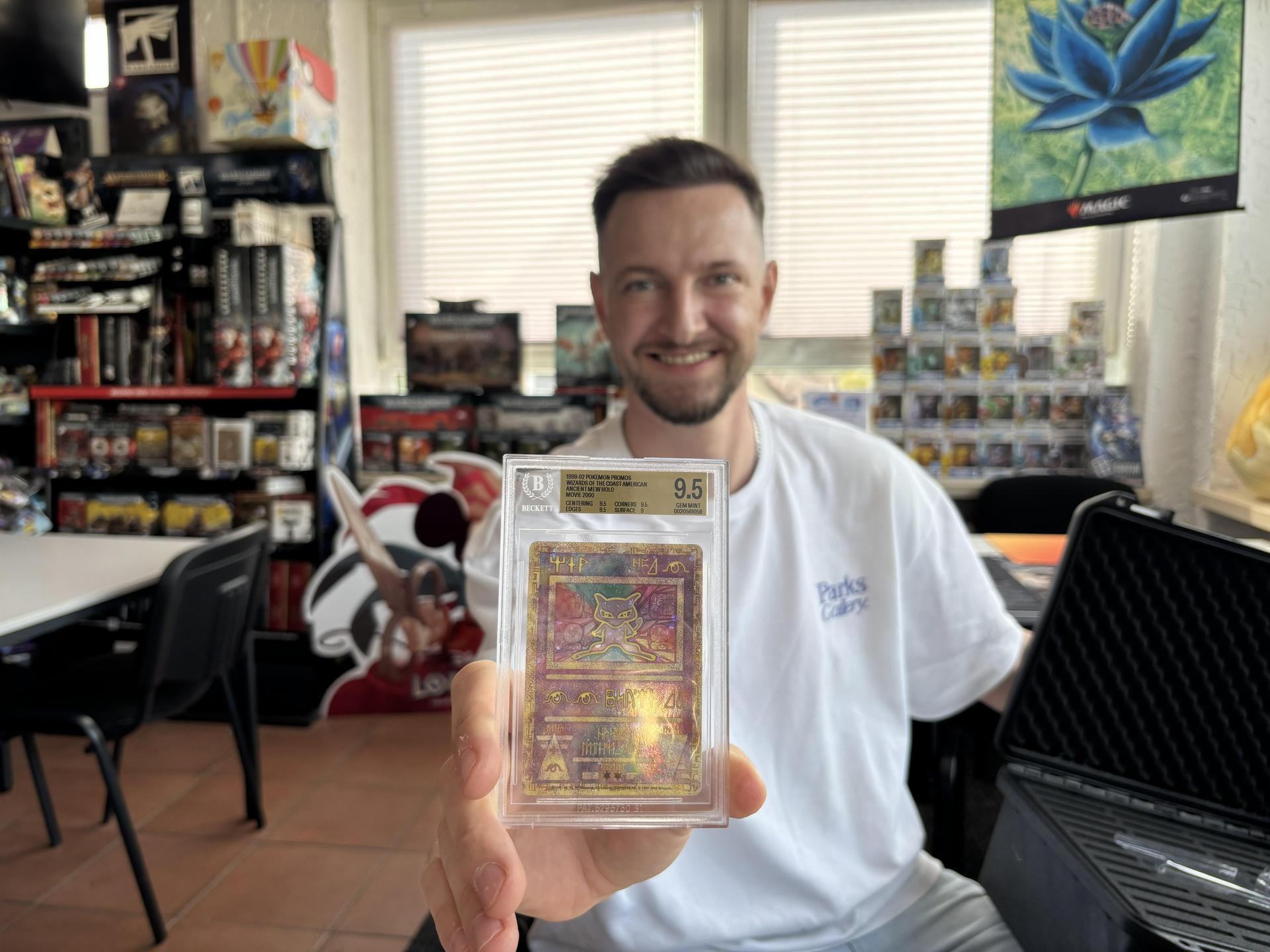 Sandro (32) ist als „SandroSIR“ in den sozialen Netzwerken unterwegs. Was als privates Hobby begann, hat sich für den Weidener zu einer großen Pokémon-Community entwickelt. (Bild: mcl)