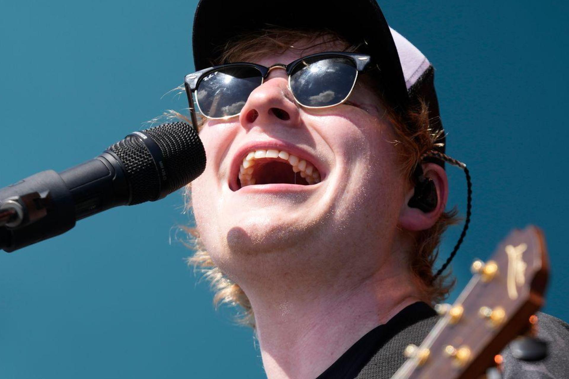 Ed Sheeran ist noch bis November in den USA unterwegs, danach sind Konzerte in Mexiko und Südamerika angesetzt. (Archivbild) (Bild: Wilfredo Lee/AP/dpa)
