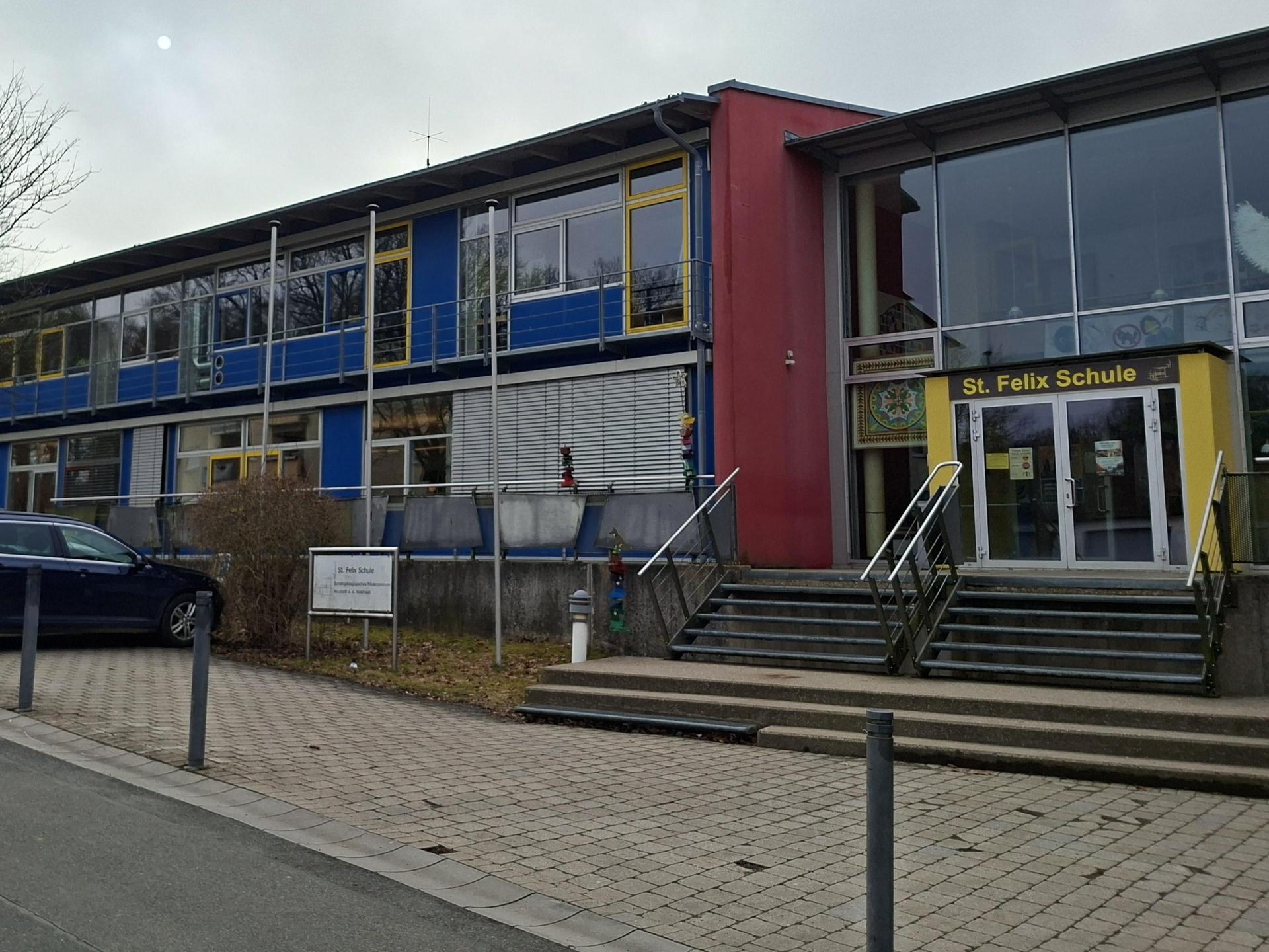 An der St. Felix Schule in Neustadt/WN beginnen am 15. September sowohl neue Schülerinnen und Schüler, als auch neue Lehrkräfte.  (Archivbild: Hans Prem)