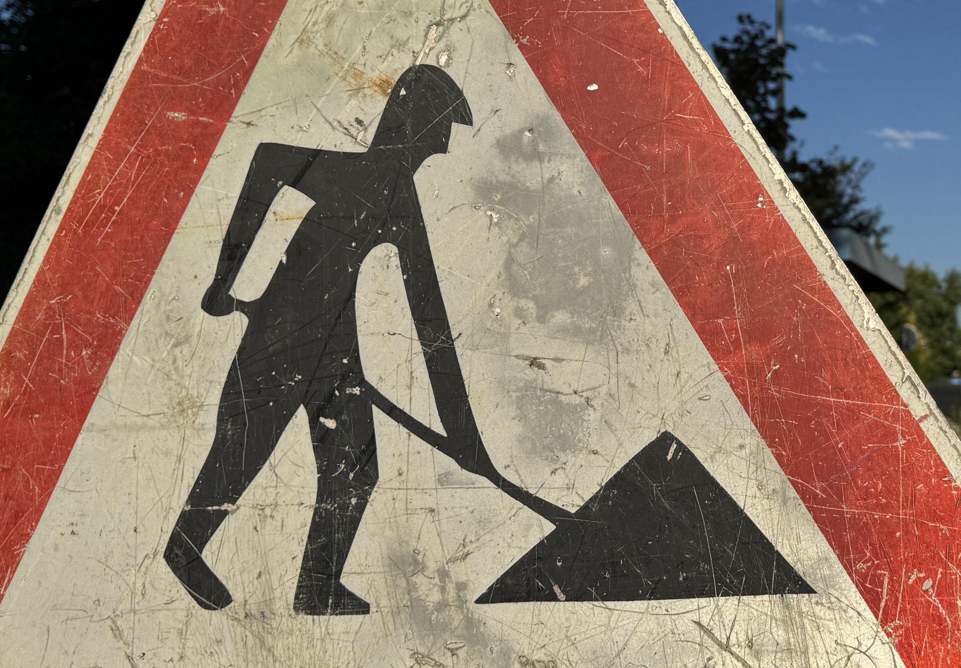 Noch bis Ende Oktober ist der Geh- und Radweg in der Rosenberger Straße in Sulzbach-Rosenberg gesperrt. (Symbolbild: Heike Unger)