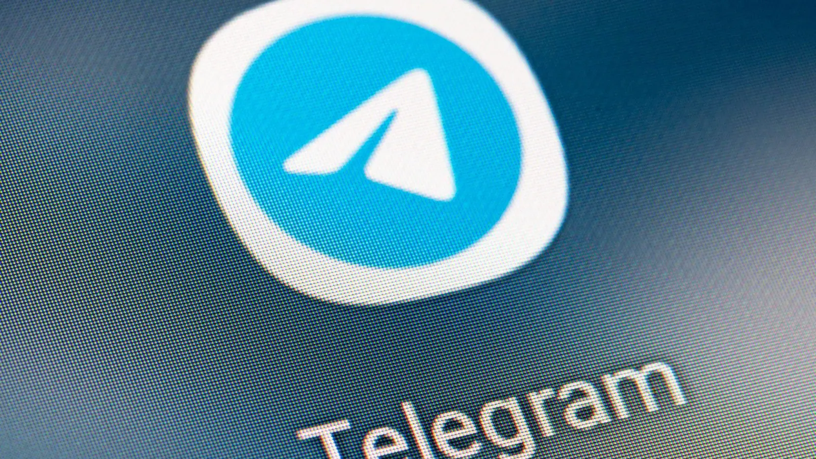 Telegram ist seit Jahren umstritten. (Archivbild) (Bild: Fabian Sommer/dpa)