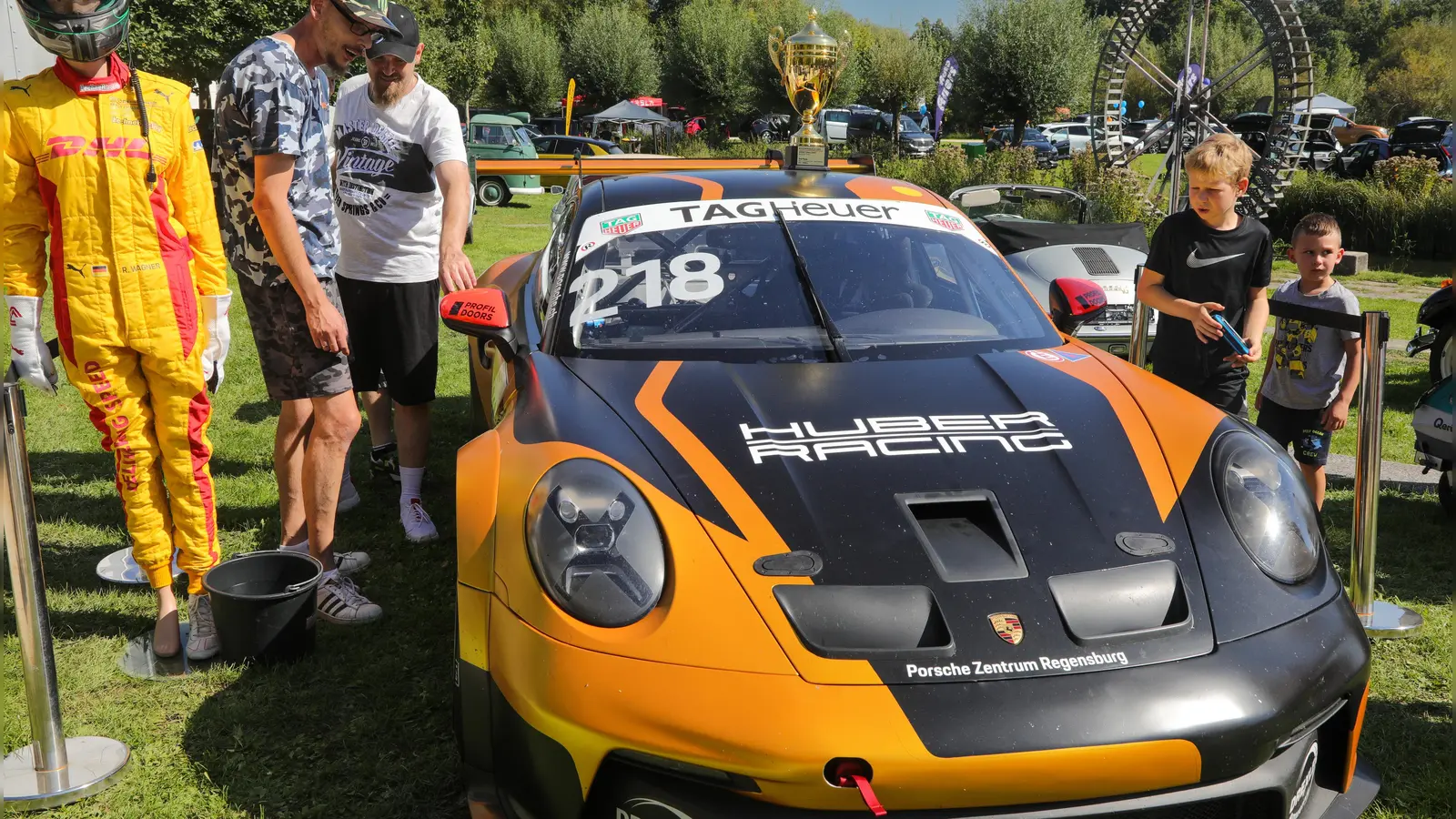 Einen Supercup-Porsche und andere Fahrzeuge aus Rennserien gibt es neben einer „normalen” Autoausstellung mit über 100 Pkw bei den Motorwelten an diesem Wochenende wieder zu bestaunen.  (Archivbild: Wolfgang Steinbacher)