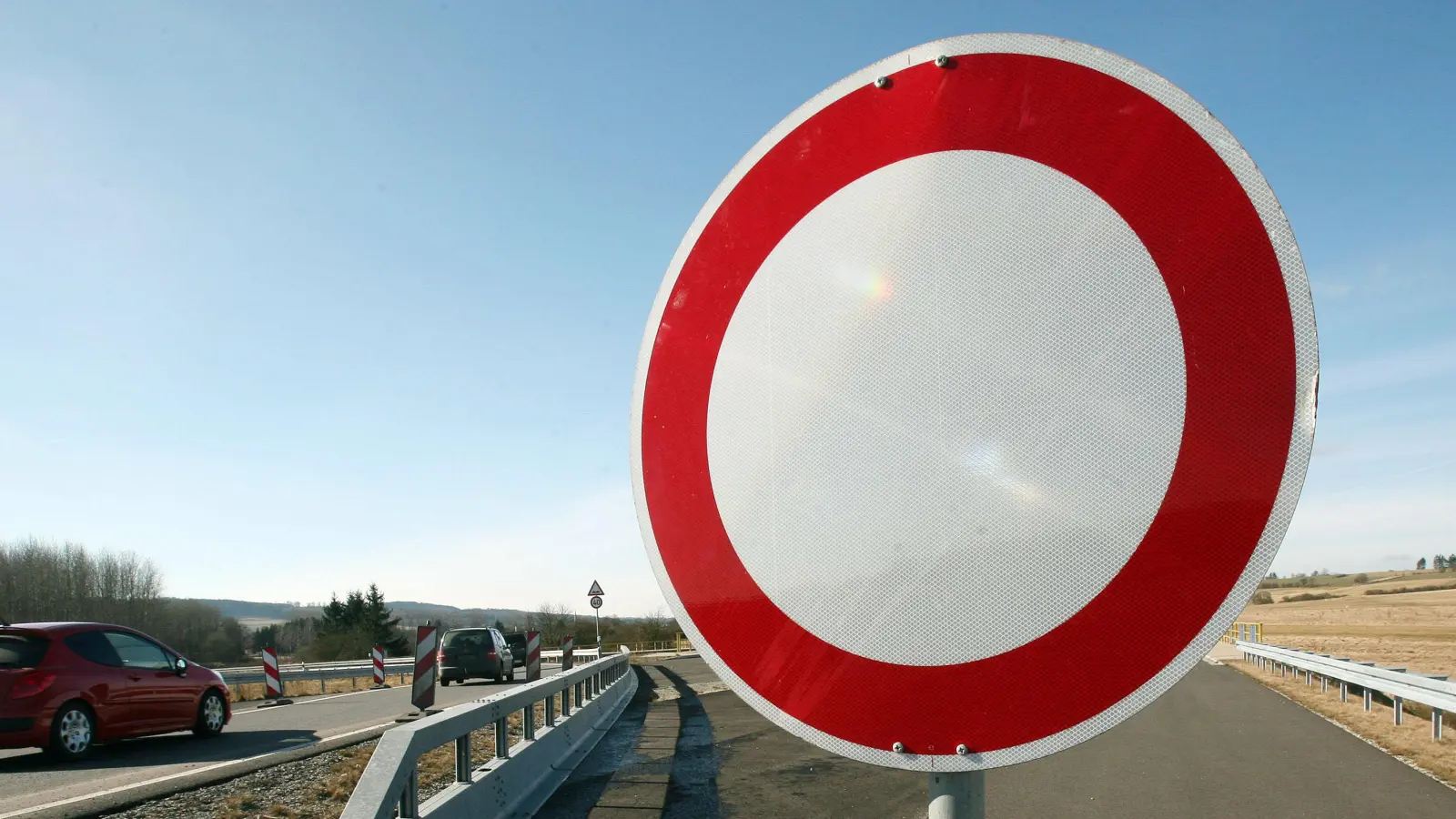 Die Vollsperrung der Breslaustraße in Sulzbach-Rosenberg zwischen Hitzelmühlweg und Grafmühlstraße wird bis zum 23. Oktober verlängert.  (Symbolbild: Uwe Zucchi)