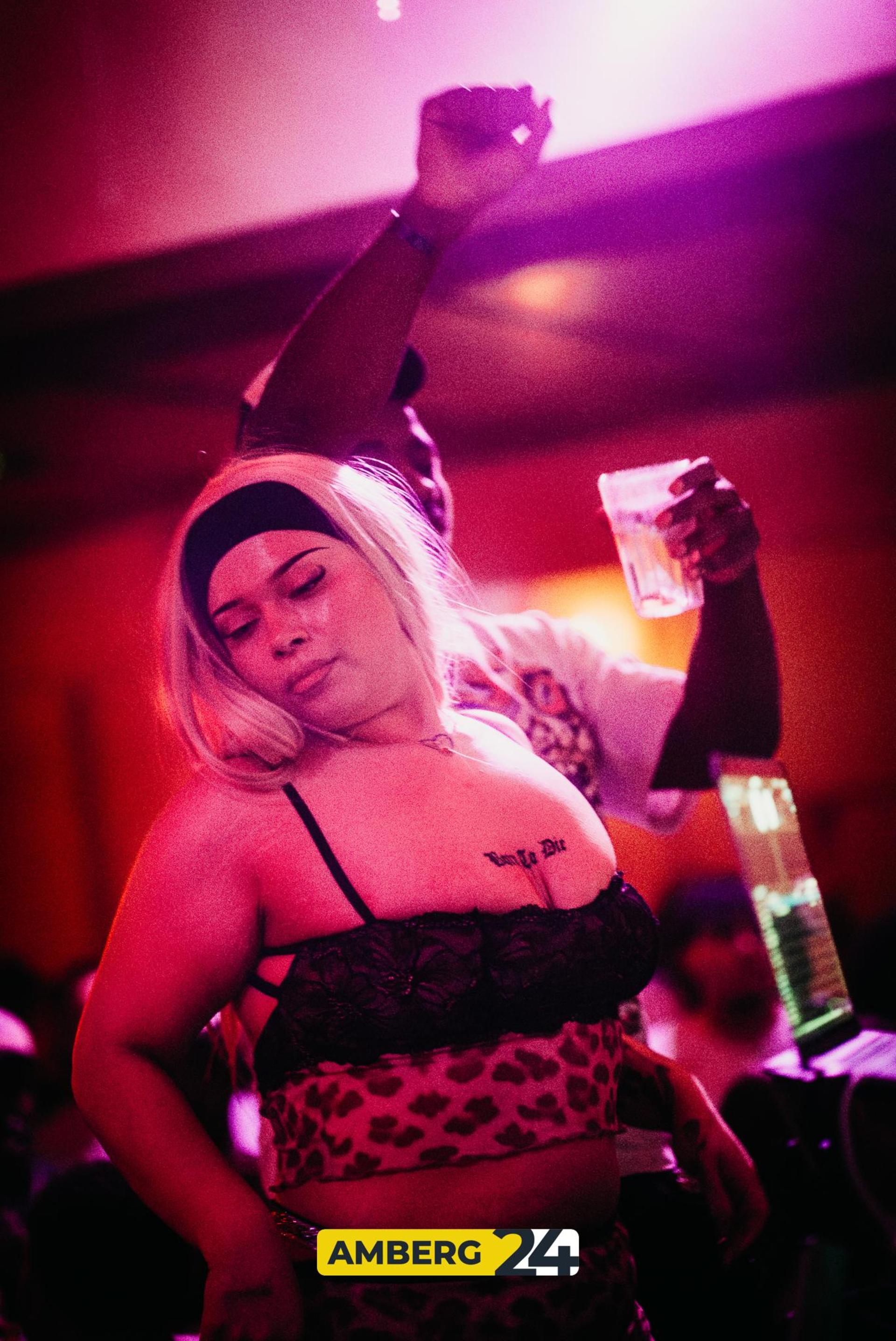 Models and Bottles im Casino in Amberg. (Bild: Mario Donhauser)