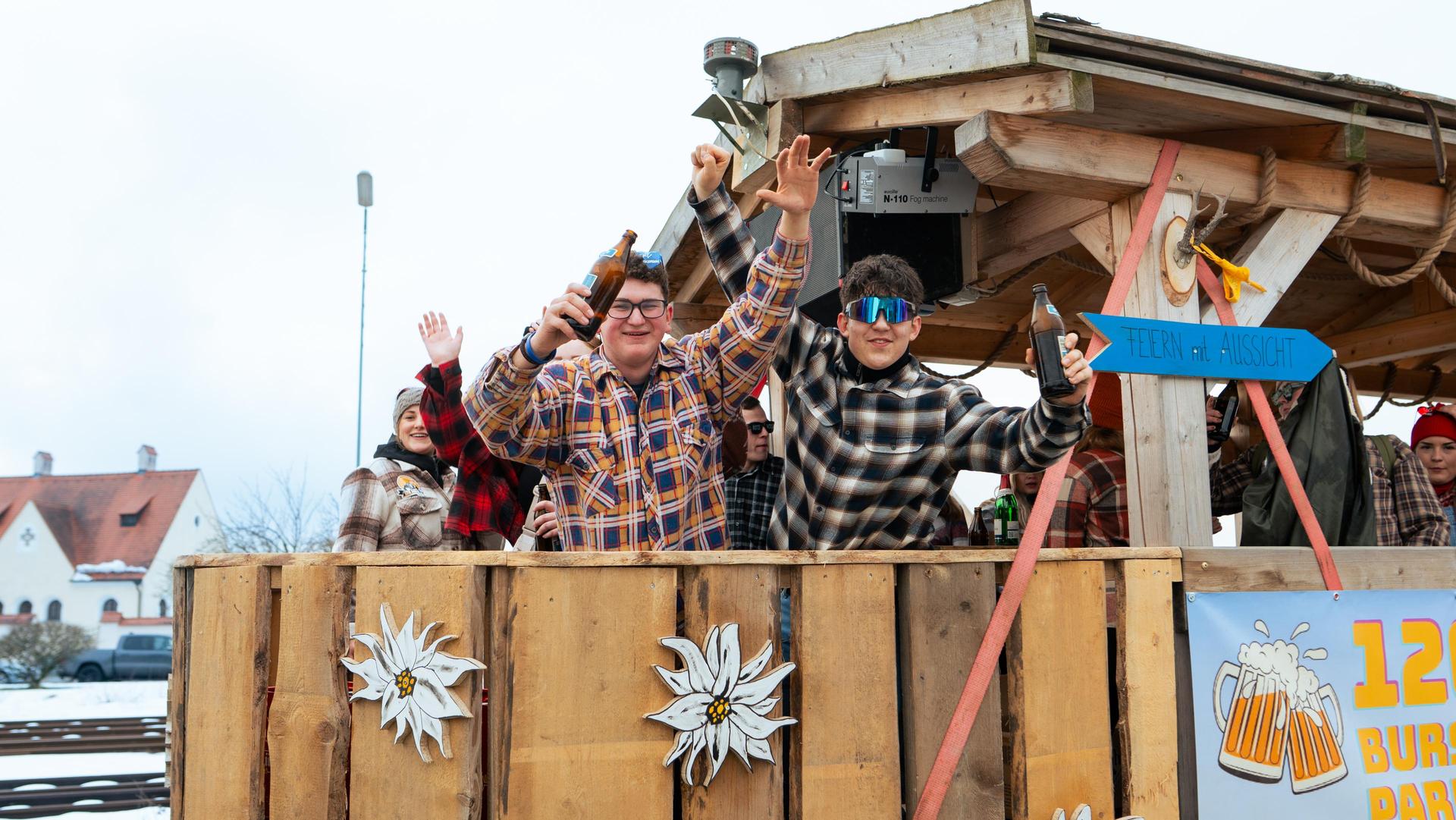 Am Sonntag wurde es bunt beim Pressather Faschingszug. (Bild: Hannes Stock)