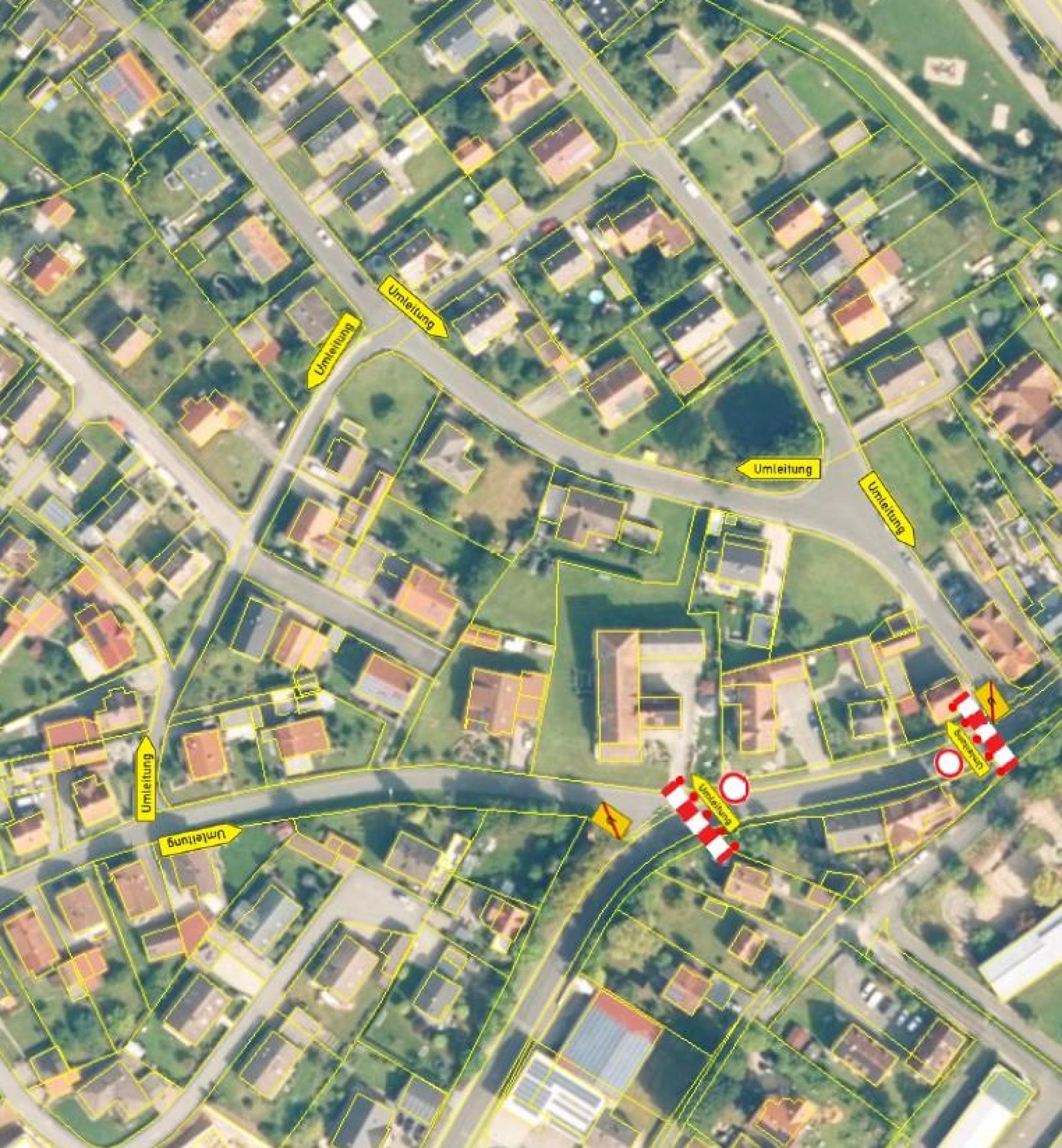Wegen Kanalbauarbeiten ist die Neuhauser Straße ab 31. August fast zwei Wochen gesperrt. Eine Umleitung ist eingerichtet.  (Bild: Stadt Auerbach)