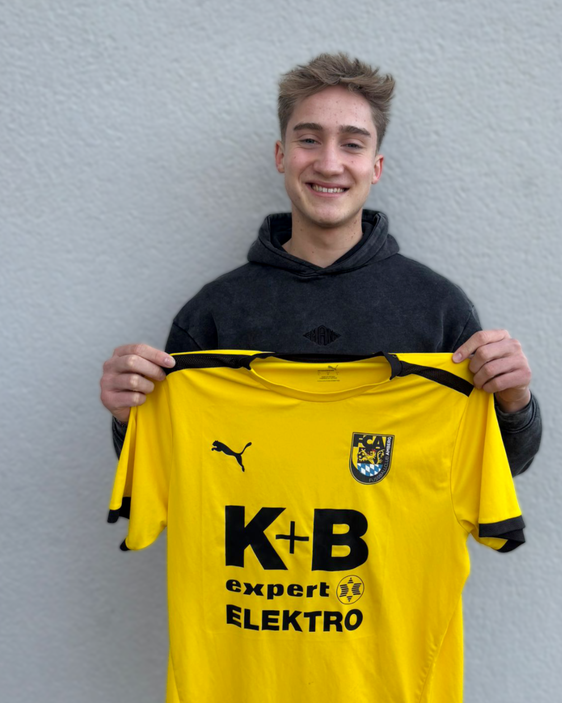 Tizian Hammer schnürt seine Schuhe künftig für den FC Amberg. (Bild: FC Amberg)