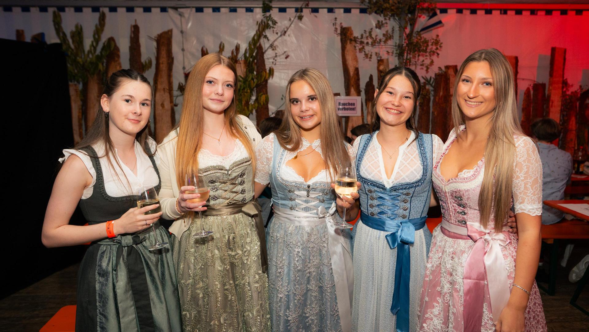 Die Störnsteiner Kirwa am Samstagabend.  (Bild: Hannes Stock)