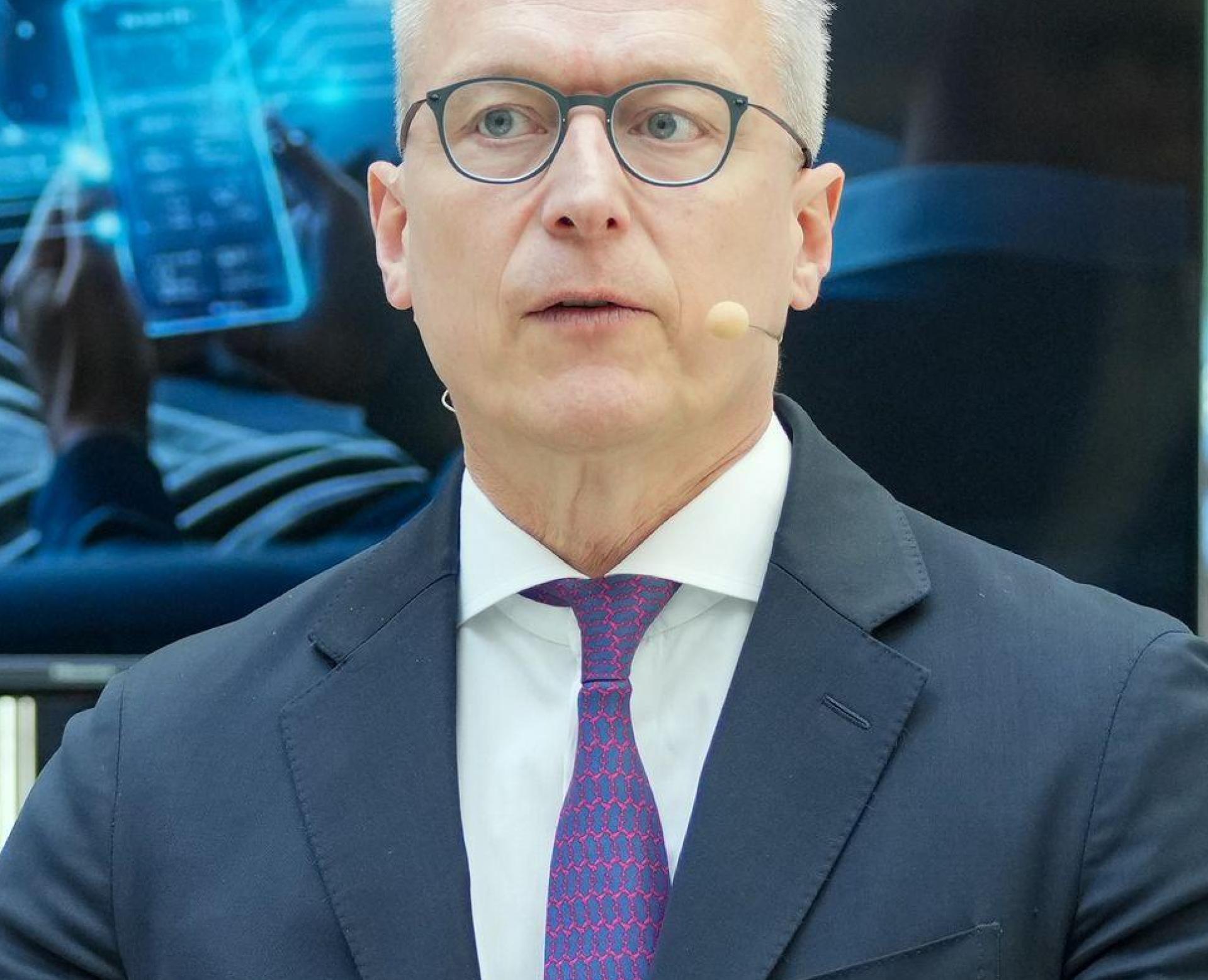 Für Digitalminister Karsten Wildberger ist die sogenannte Eudi-Wallet eines der zentralen Projekte. (Archivbild) (Bild: Soeren Stache/dpa)
