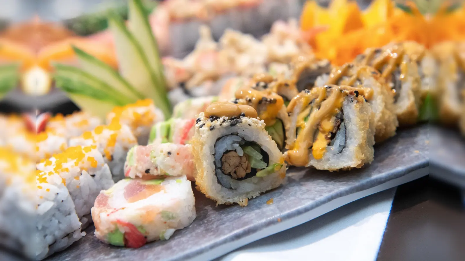 Zwei minderjährige Schwestern haben in einem Supermarkt in Amberg eine Sushi-Box gestohlen. (Symbolbild: Andrea Warnecke)