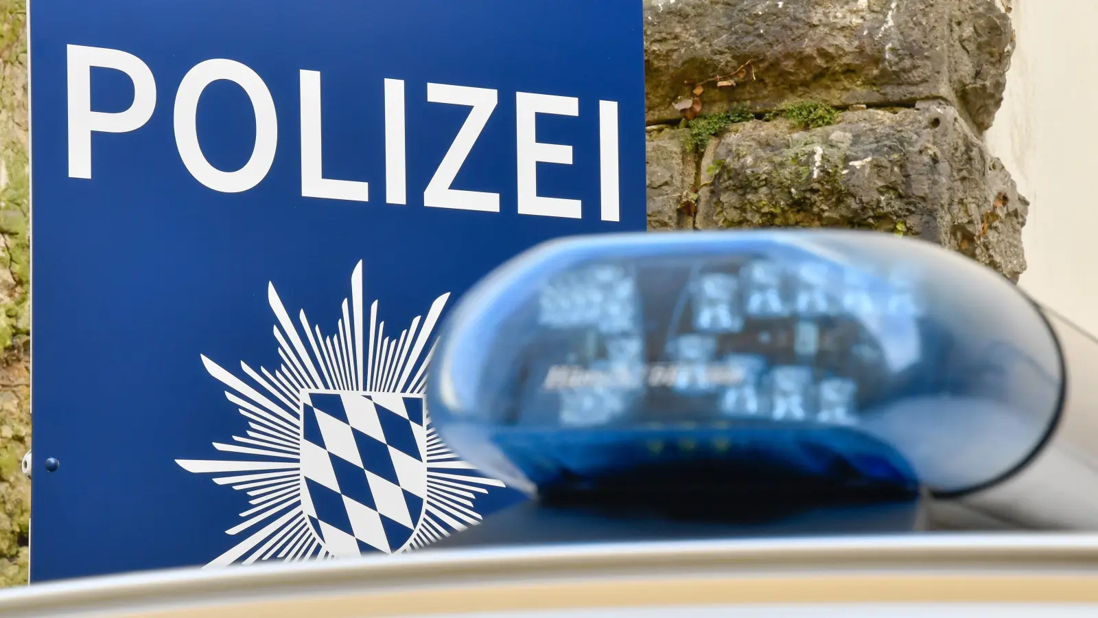 Ein 20-jähriger Fahranfänger wurde in Amberg mit über 0,90 Promille Alkohol im Blut gestoppt. (Symbolbild: Petra Hartl)