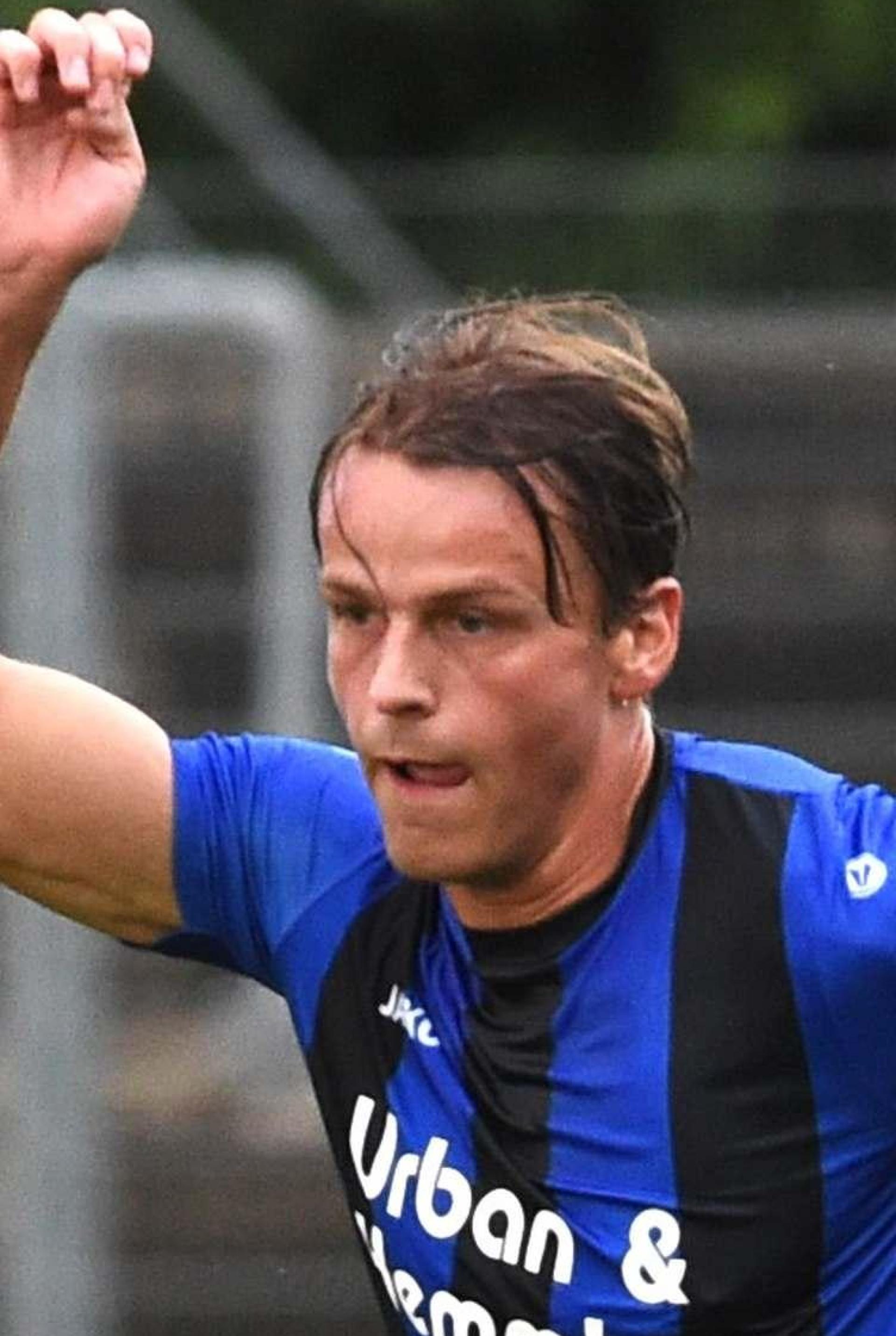 Der Kapitän bleibt auch an Bord: Felix Behnke spielt weiterhin für die SpVgg SV Weiden. (Bild: Gerhard Büttner)