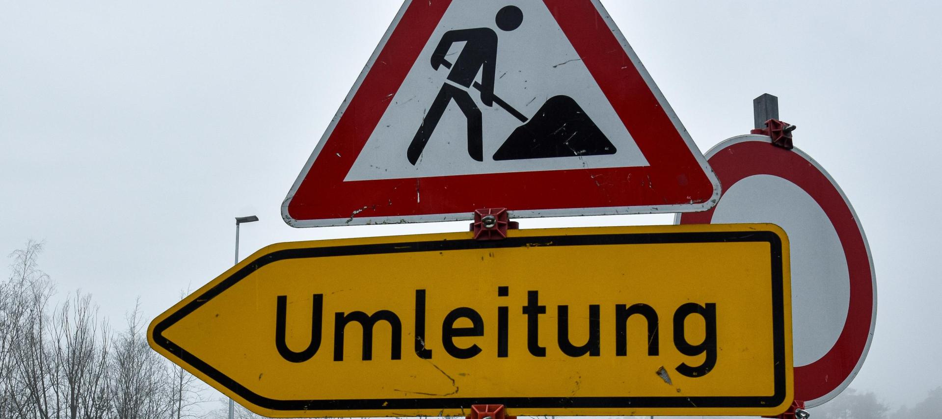 Die Erneuerung der Brücke der NEW2 über die B470 tritt in die finale Phase. Deshalb wird die NEW2 vom 19. Oktober bis 13. November voll gesperrt. (Symbolbild: Stephan Huber)